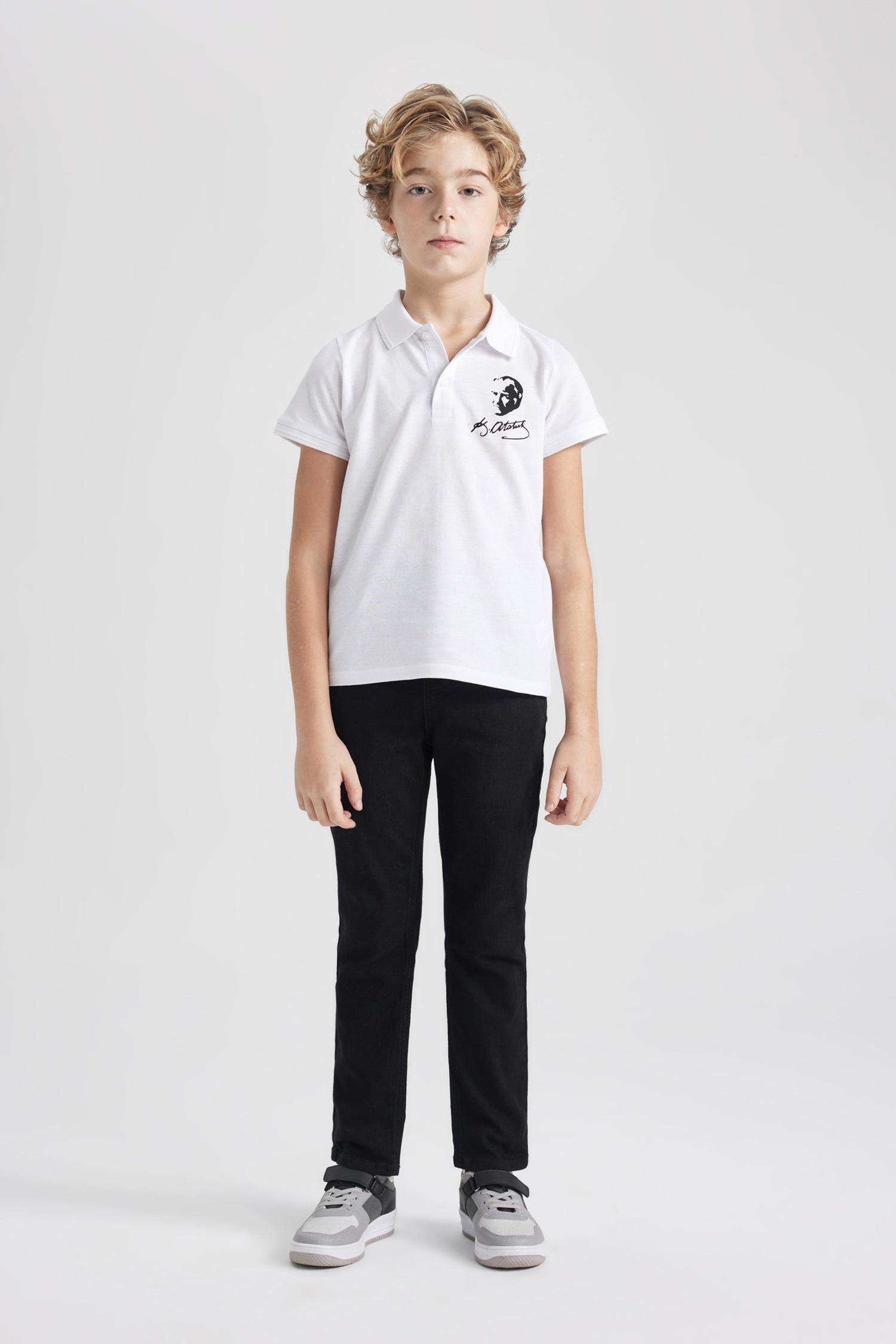 Erkek Çocuk 29 Ekim Cumhuriyet Bayramı Polo Yaka Pike Kısa Kollu Atatürk Baskılı Beyaz Tişört