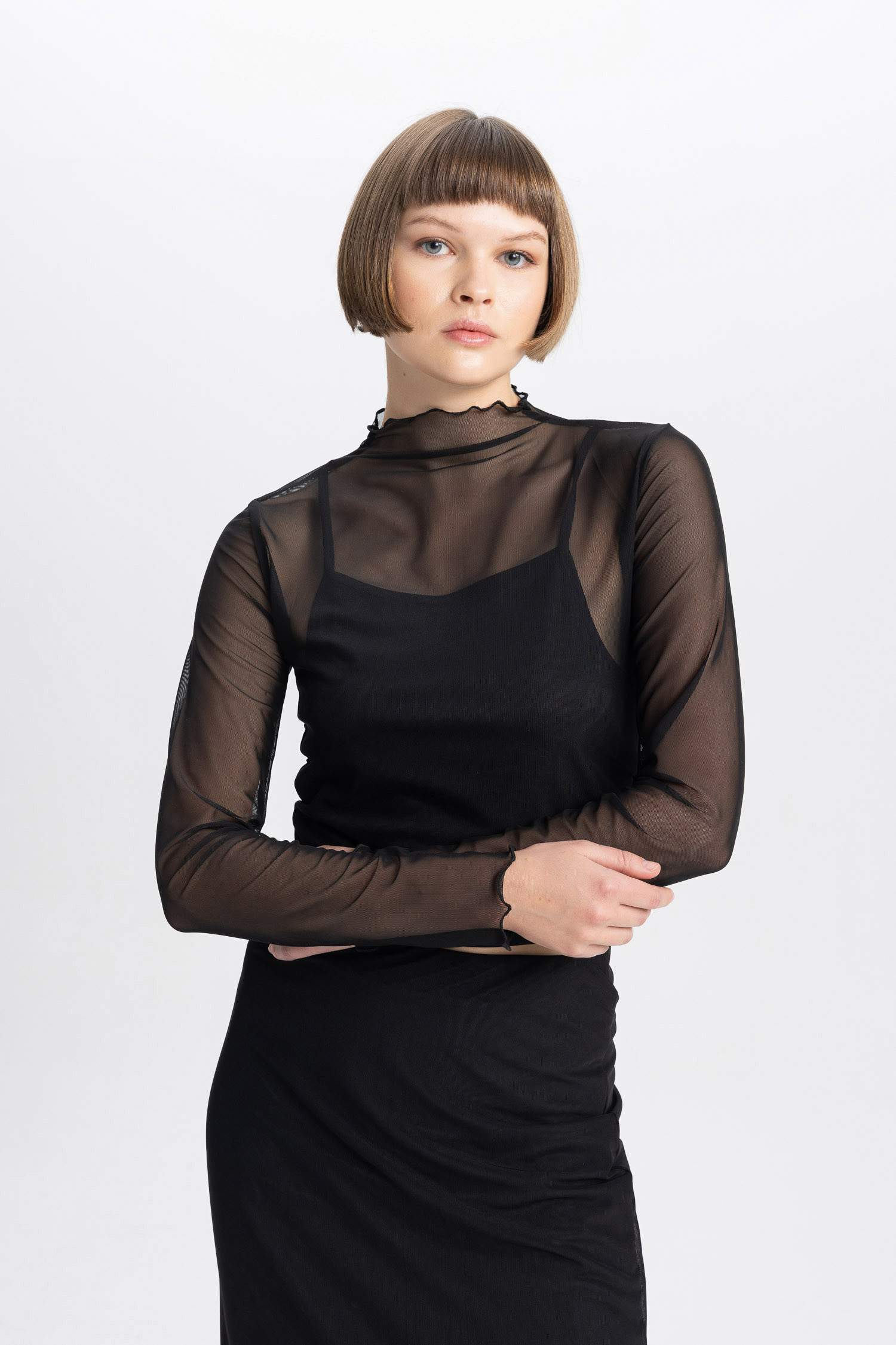 تي شيرت كم طويل سليم فيت بنص رقبة مدورة