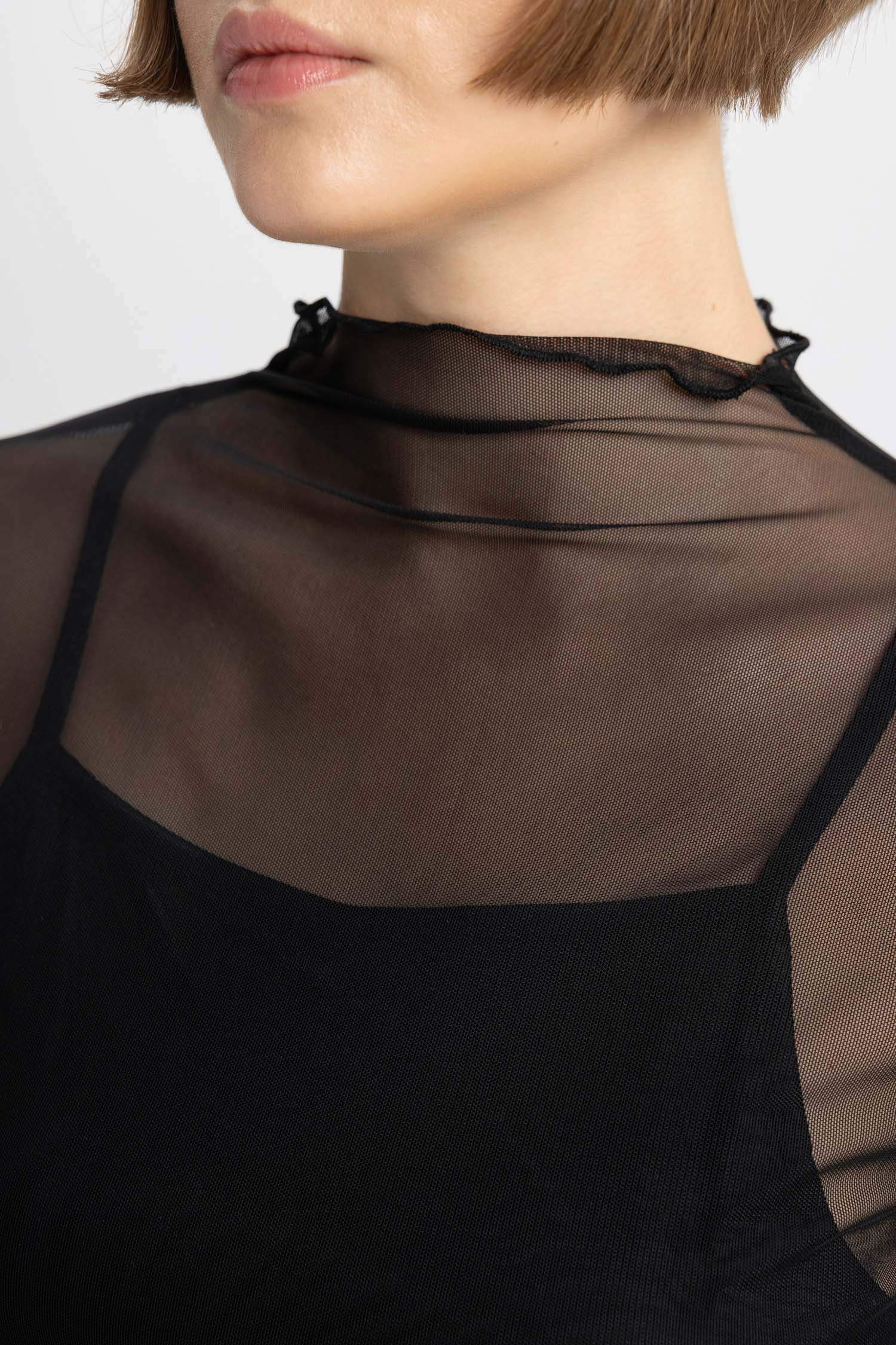 تي شيرت كم طويل سليم فيت بنص رقبة مدورة