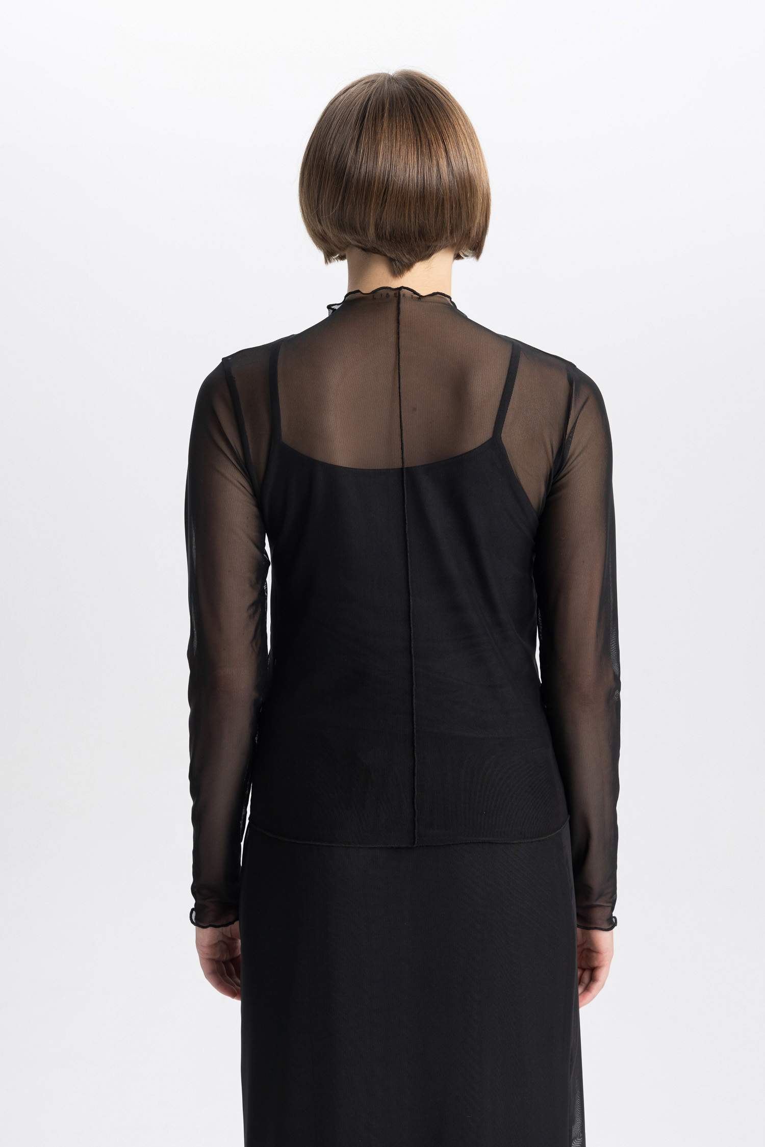 تي شيرت كم طويل سليم فيت بنص رقبة مدورة