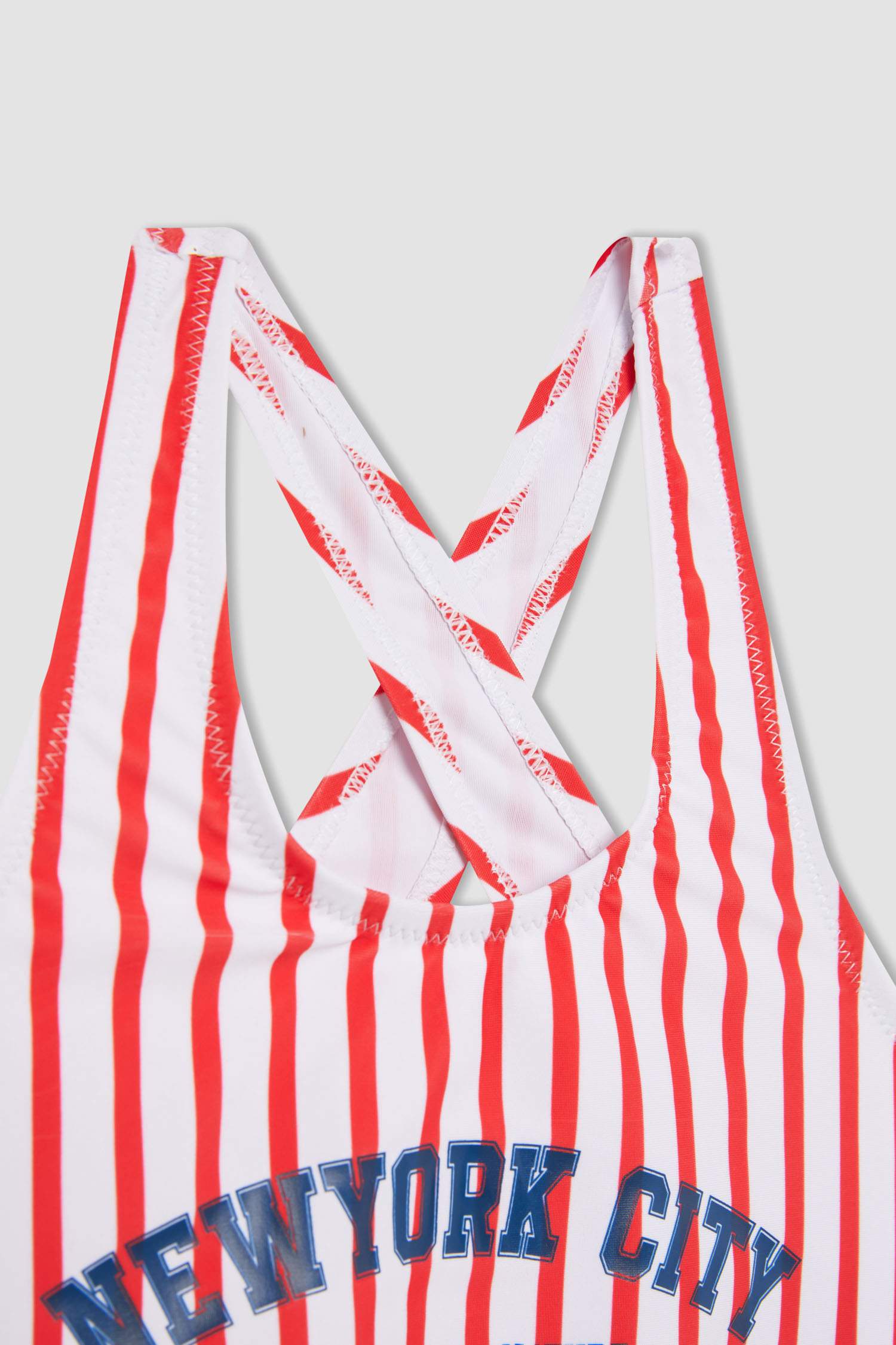 طقم بكيني بناتي - قطعتين