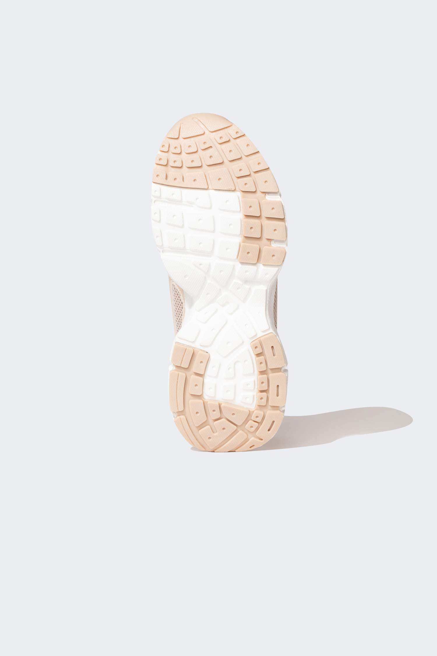 Әйелдерге спорт аяқ киім