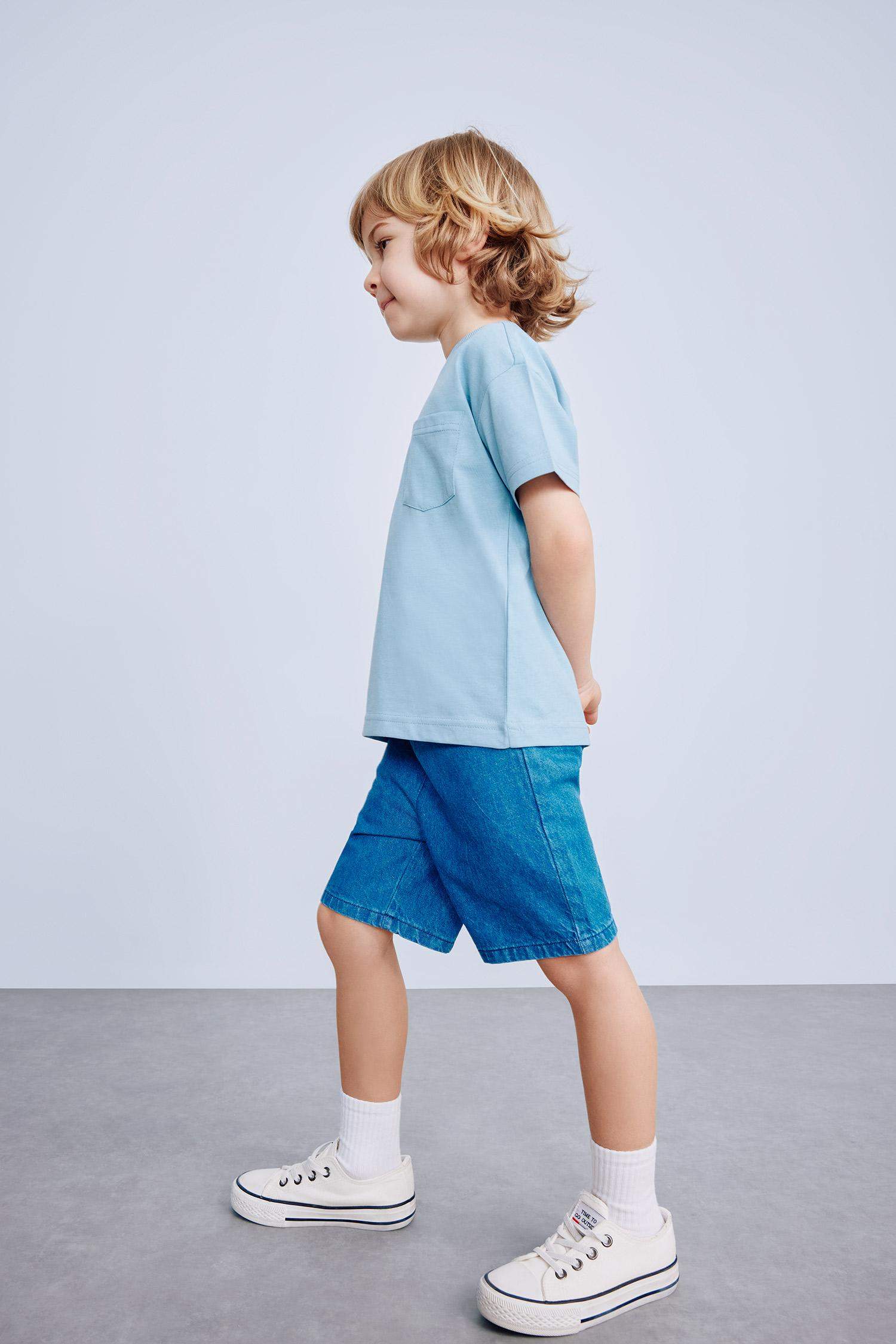 تيشيرت نص ردن قصة عادية بياقة مستديرة