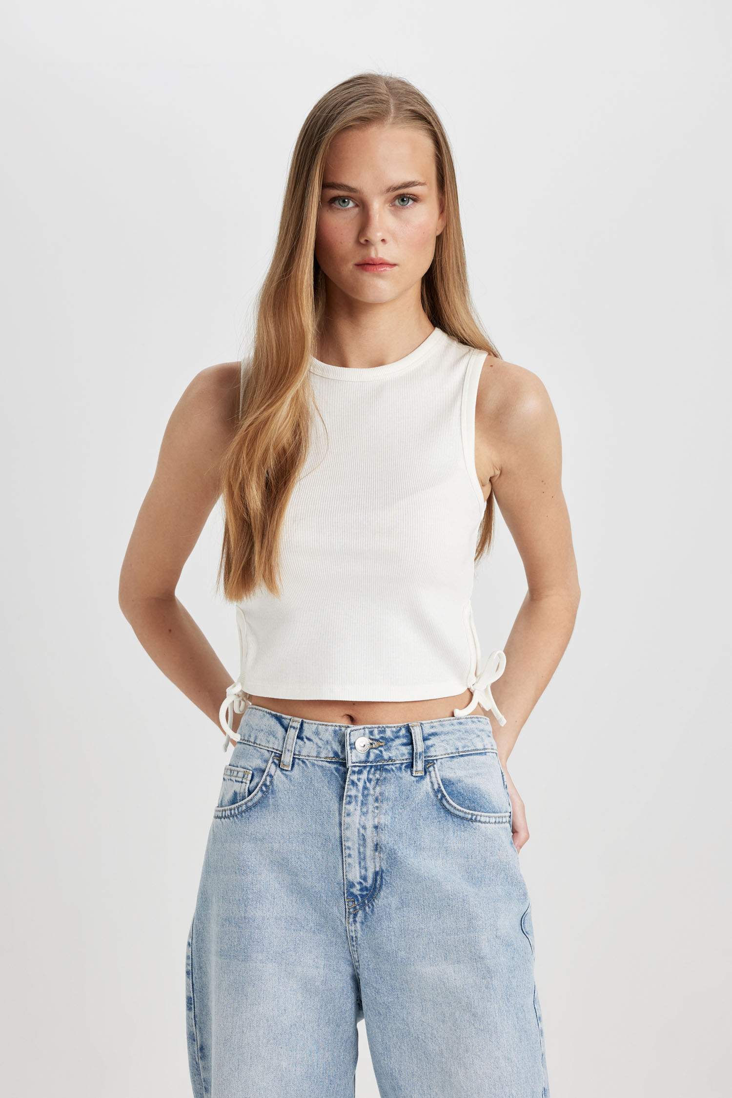 كروب توب مخطط مضلع سليم فيت بياقة مستديرة