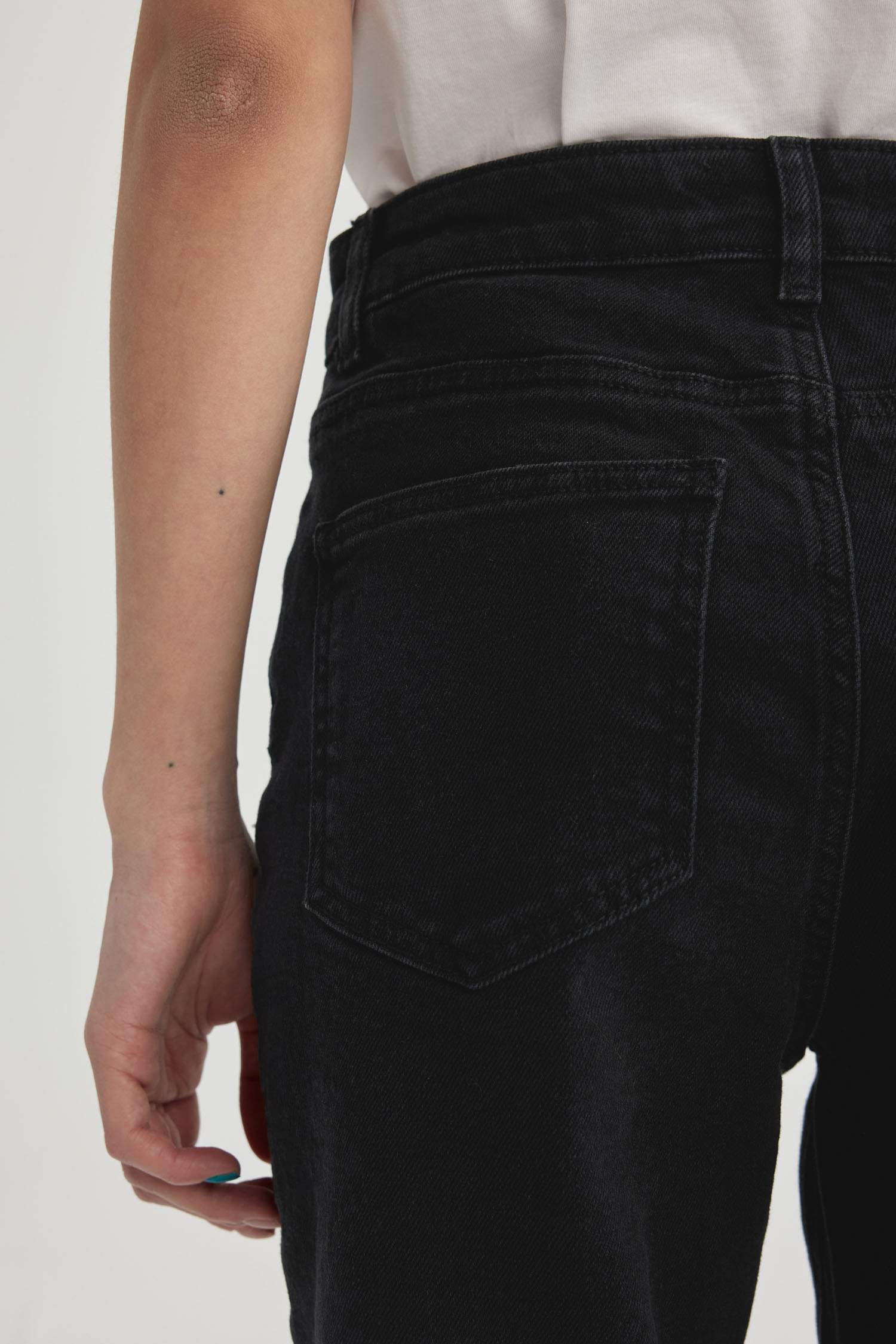 بنطرون جينز بخصر عالي