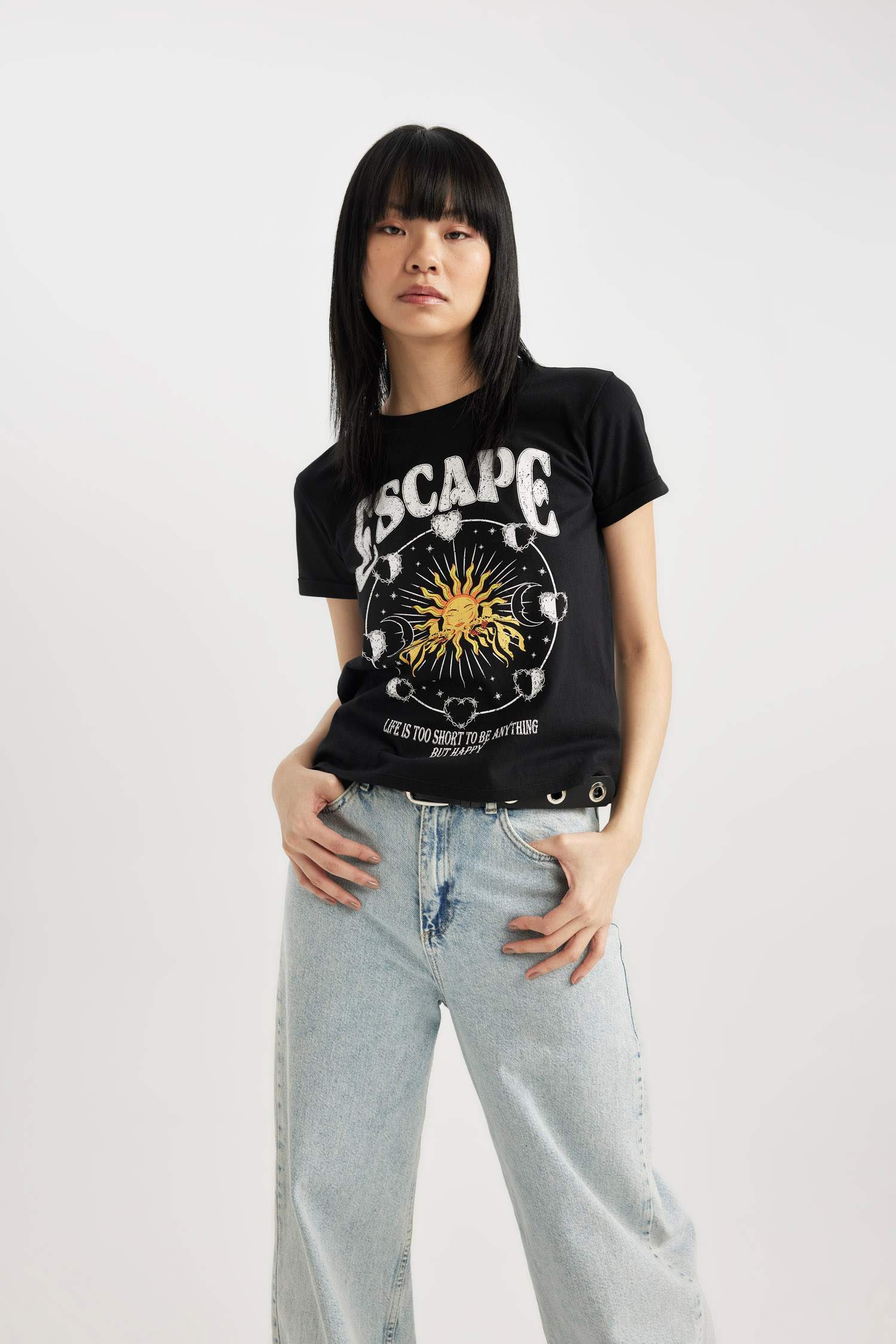 تيشيرت سليم فيت نص ردن ريبانا