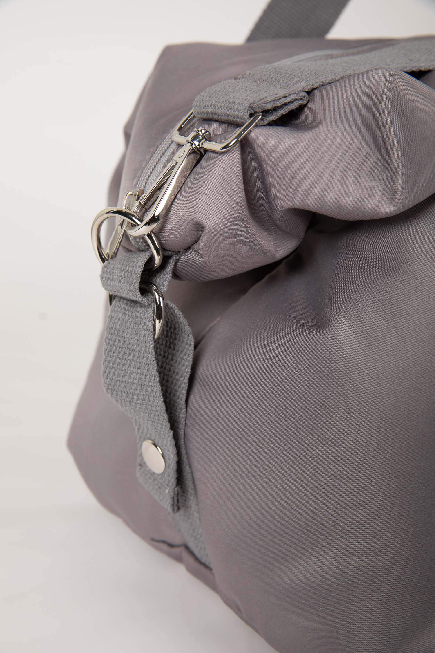 Әйелдерге спорт және саяхатқа арналған сөмке