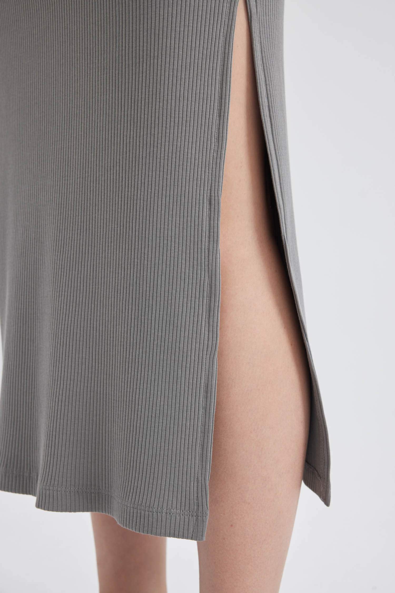 Юбка миди со средней талией