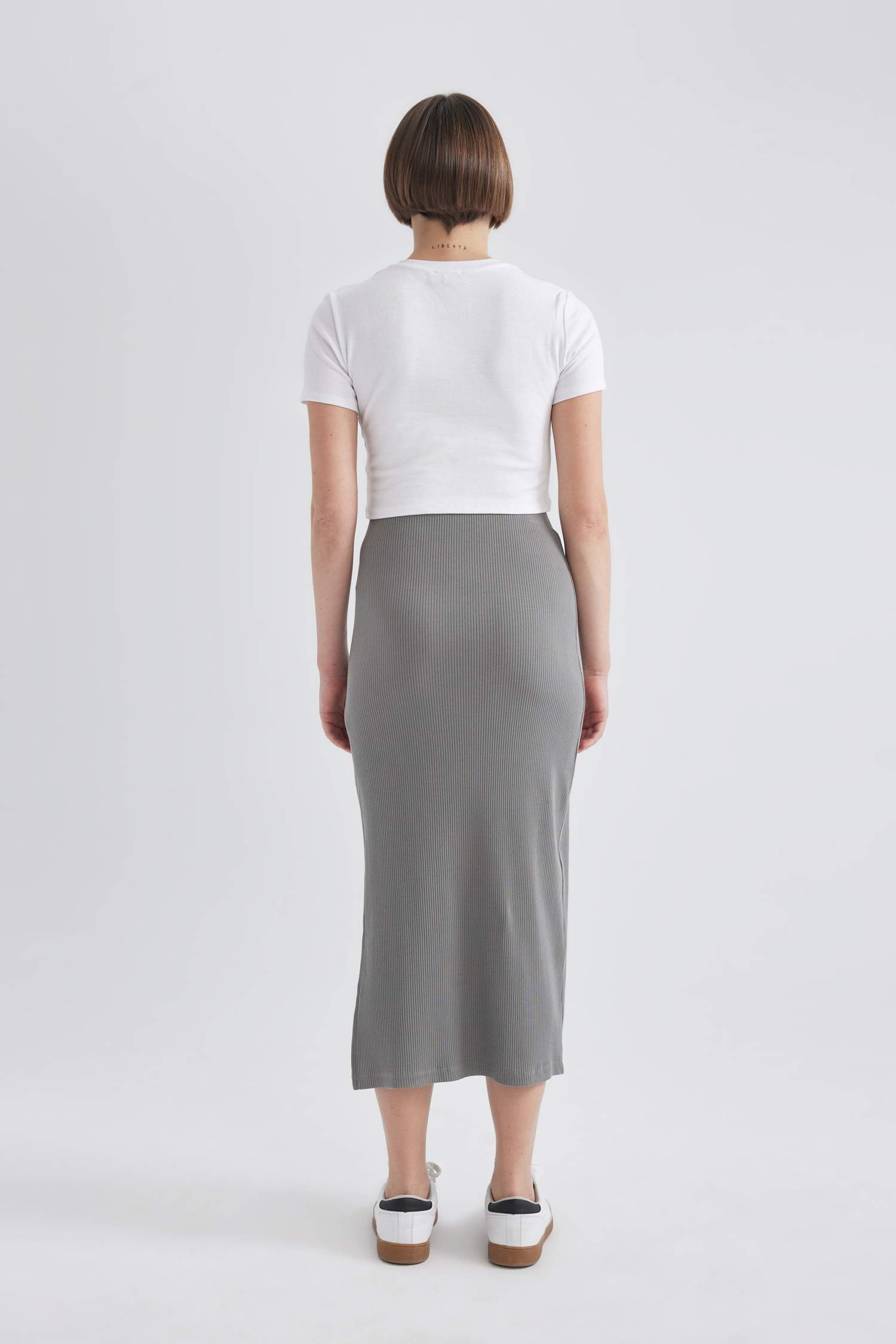 Юбка миди со средней талией