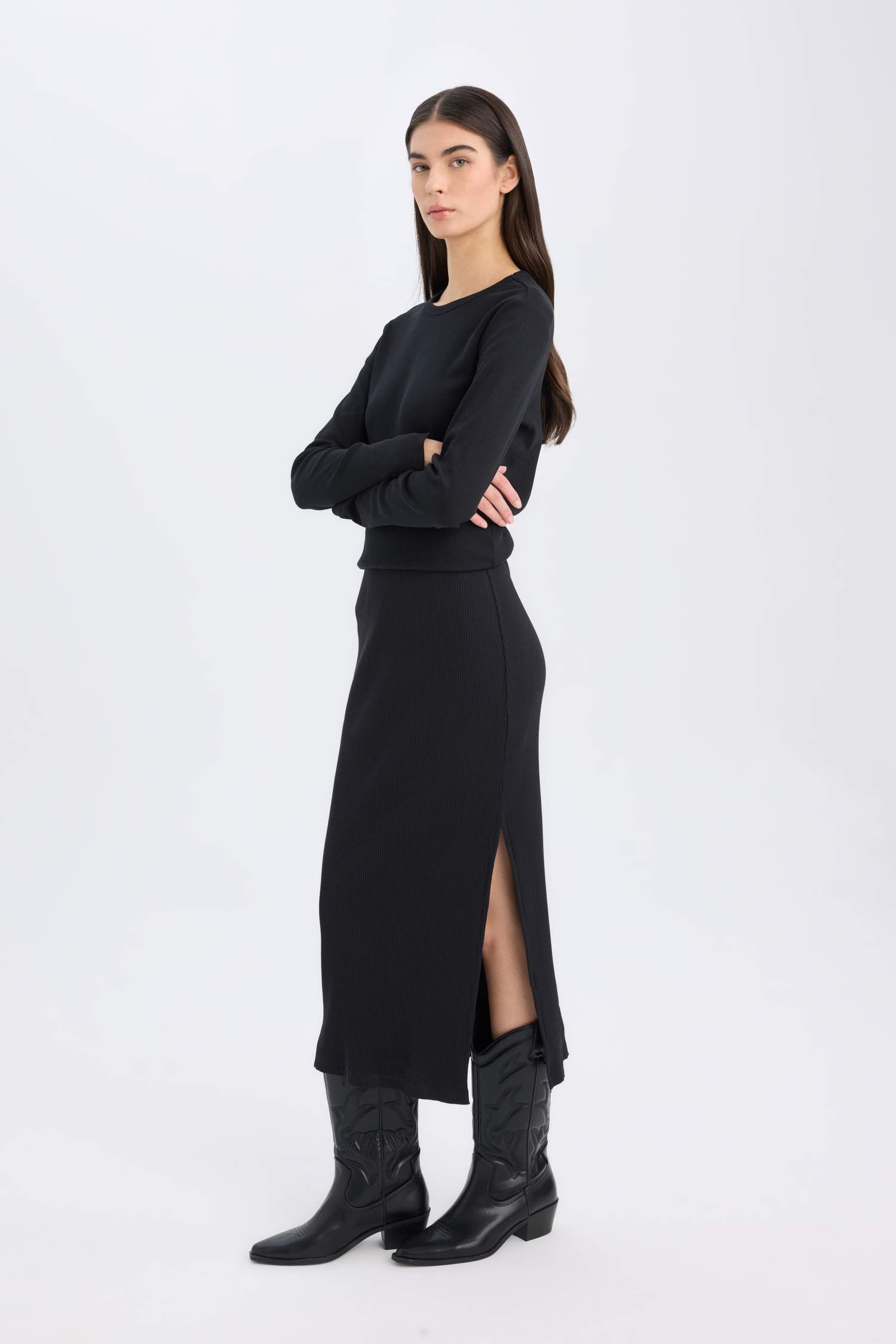 تنورة ميدي مضلع بخصر عادي