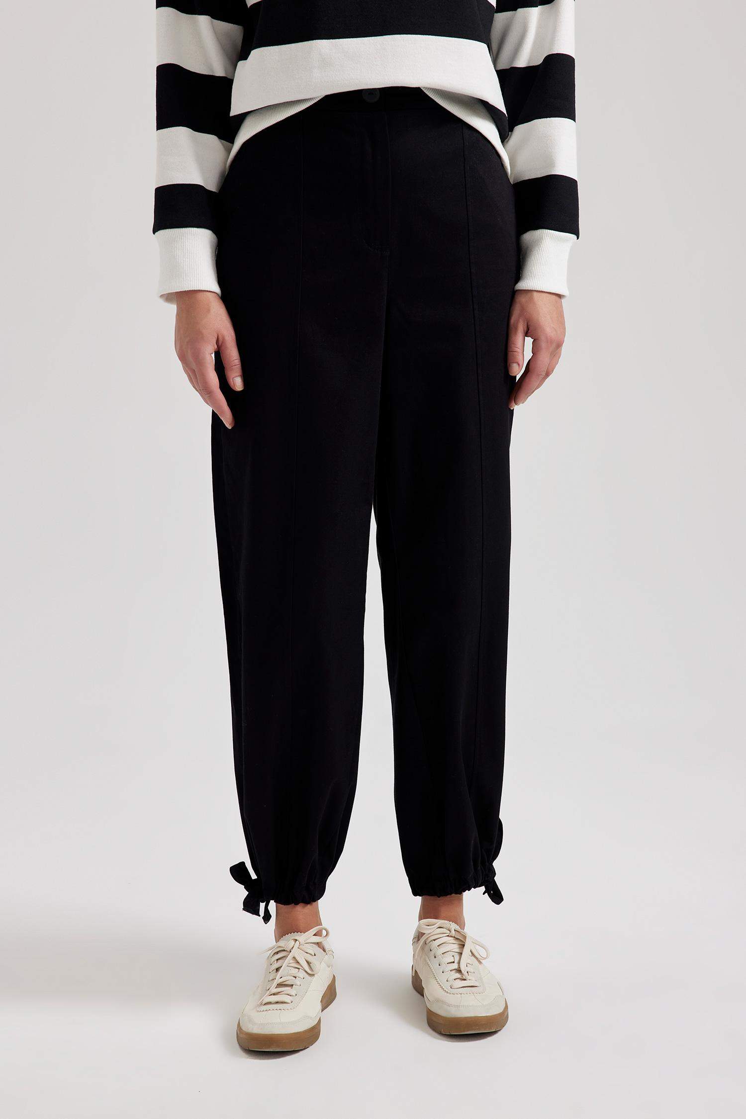 Beli Paçası Lastikli Geniş Paça Jogger Pantolon