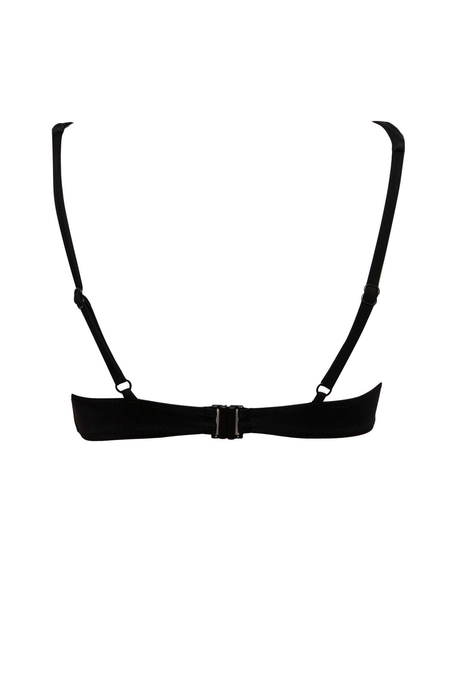 بكيني توب قصة عادية من Fall in Love