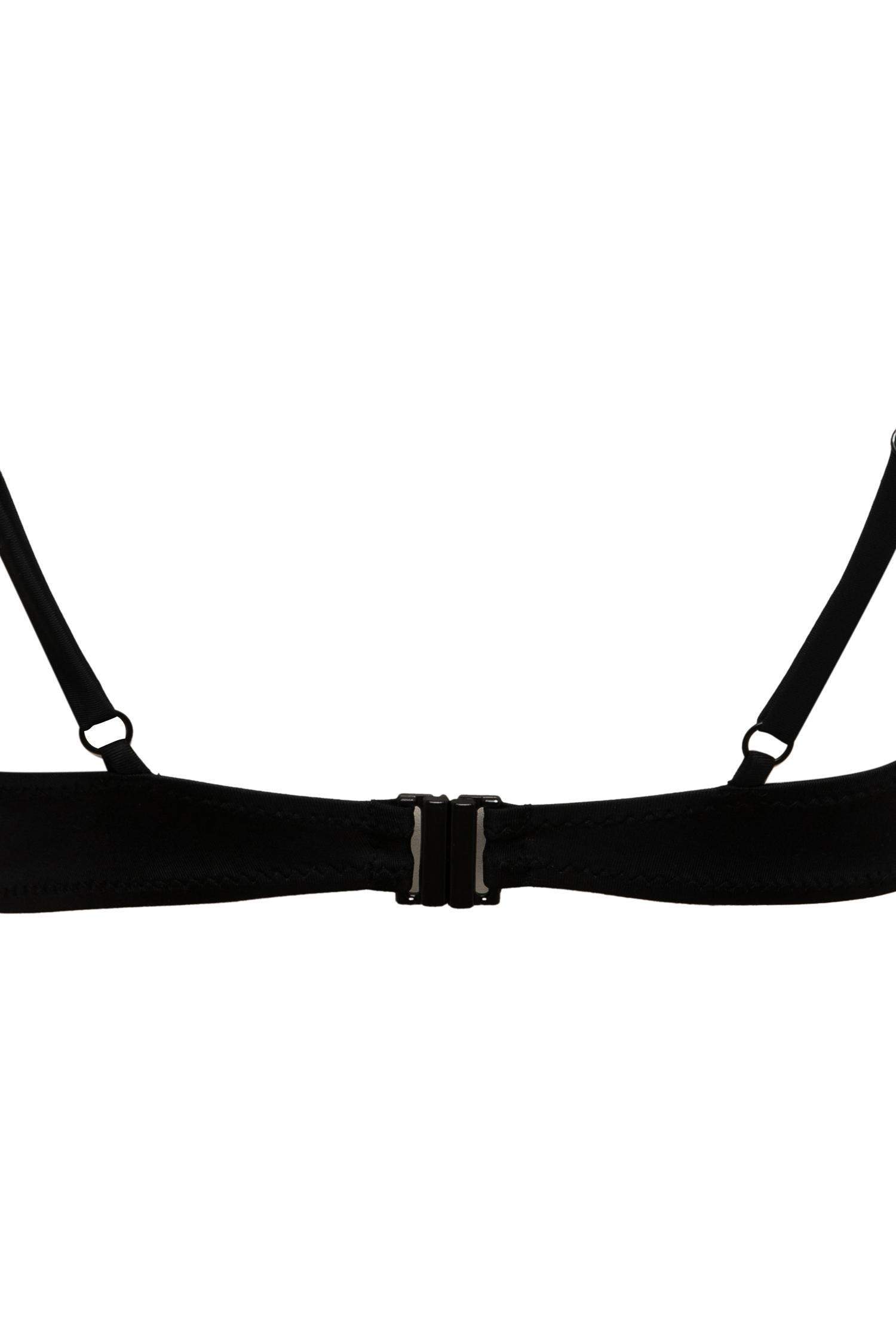 بكيني توب قصة عادية من Fall in Love