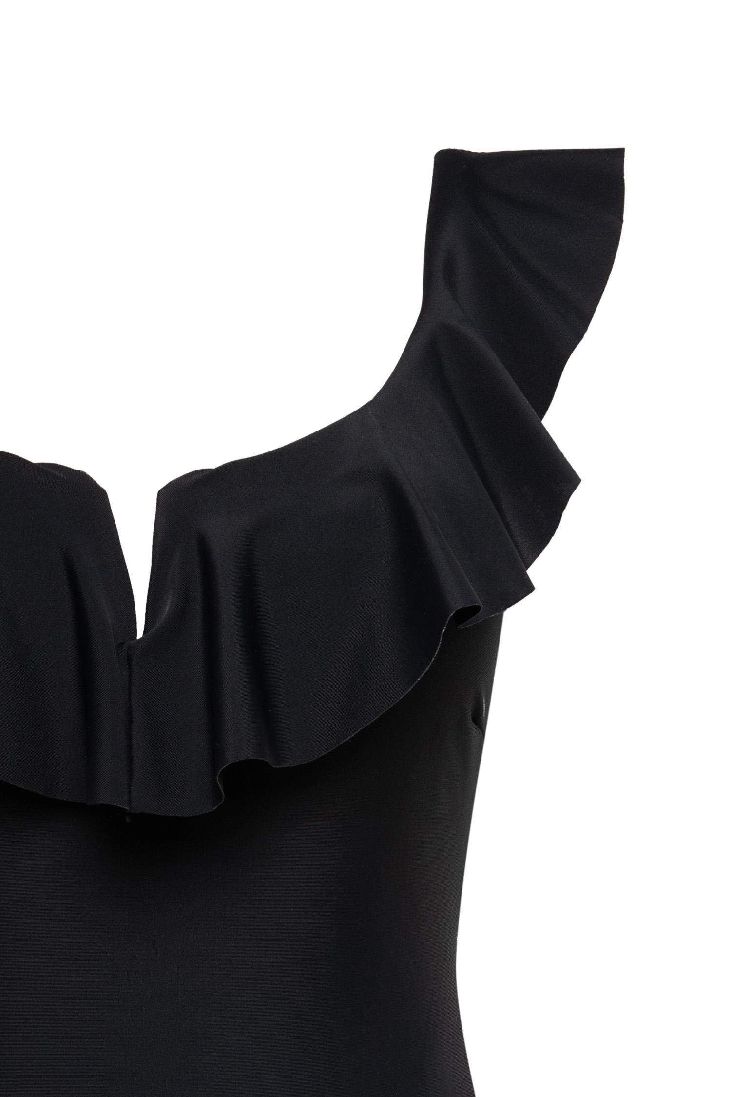 مايو قصة عادية من Fall In Love