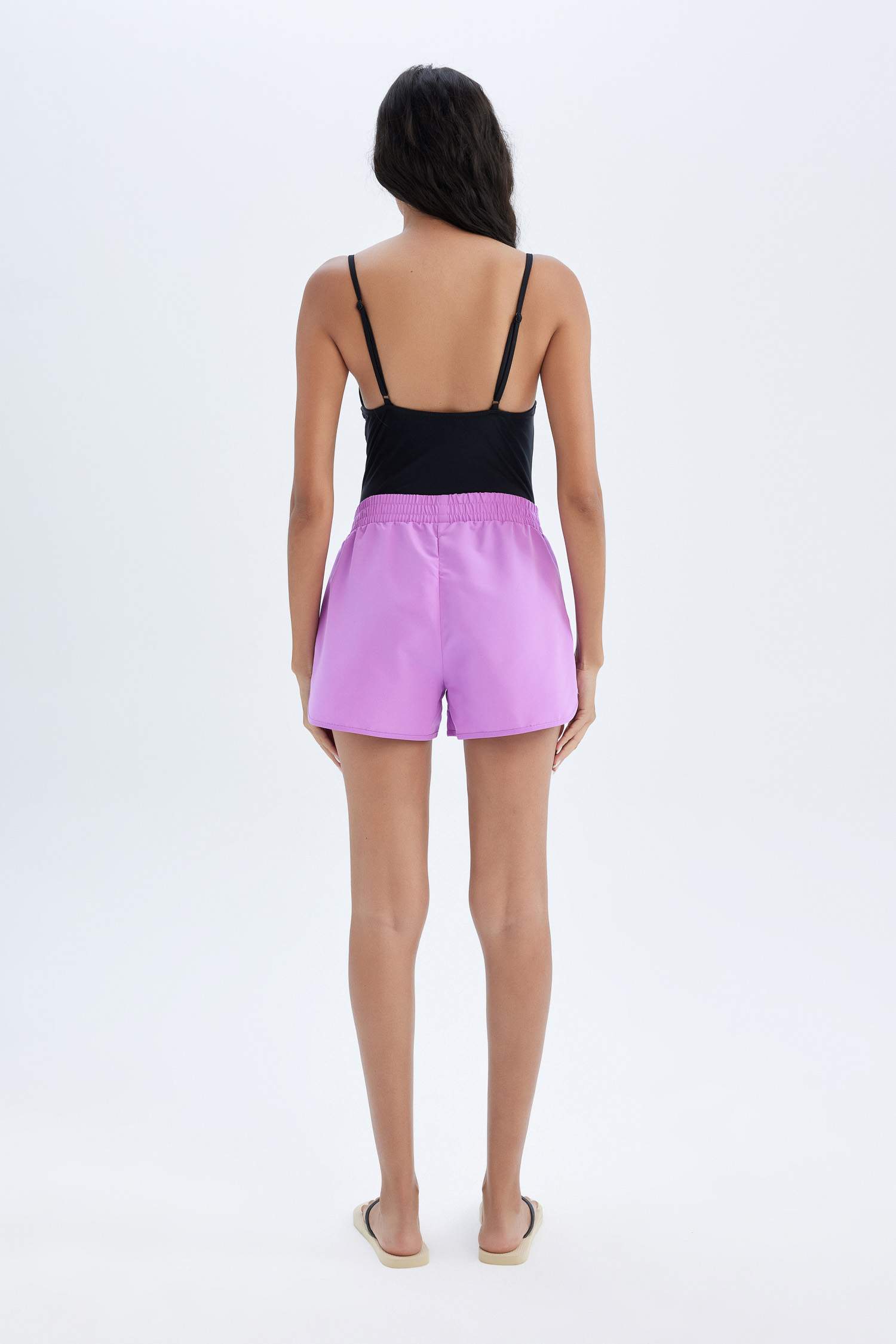 شورت بحر قصة عادية من Fall in Love