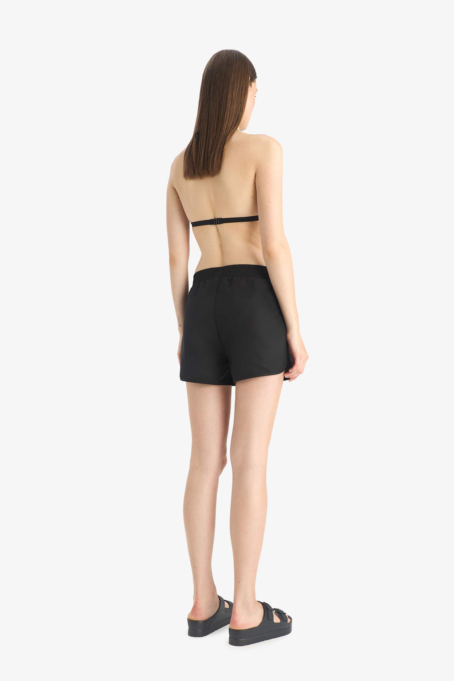 شورت بحر قصة عادية من Fall in Love