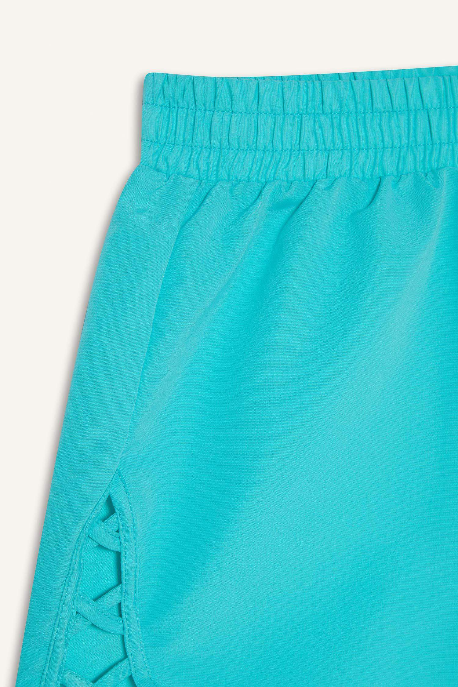 شورت بحر قصة عادية من Fall in Love