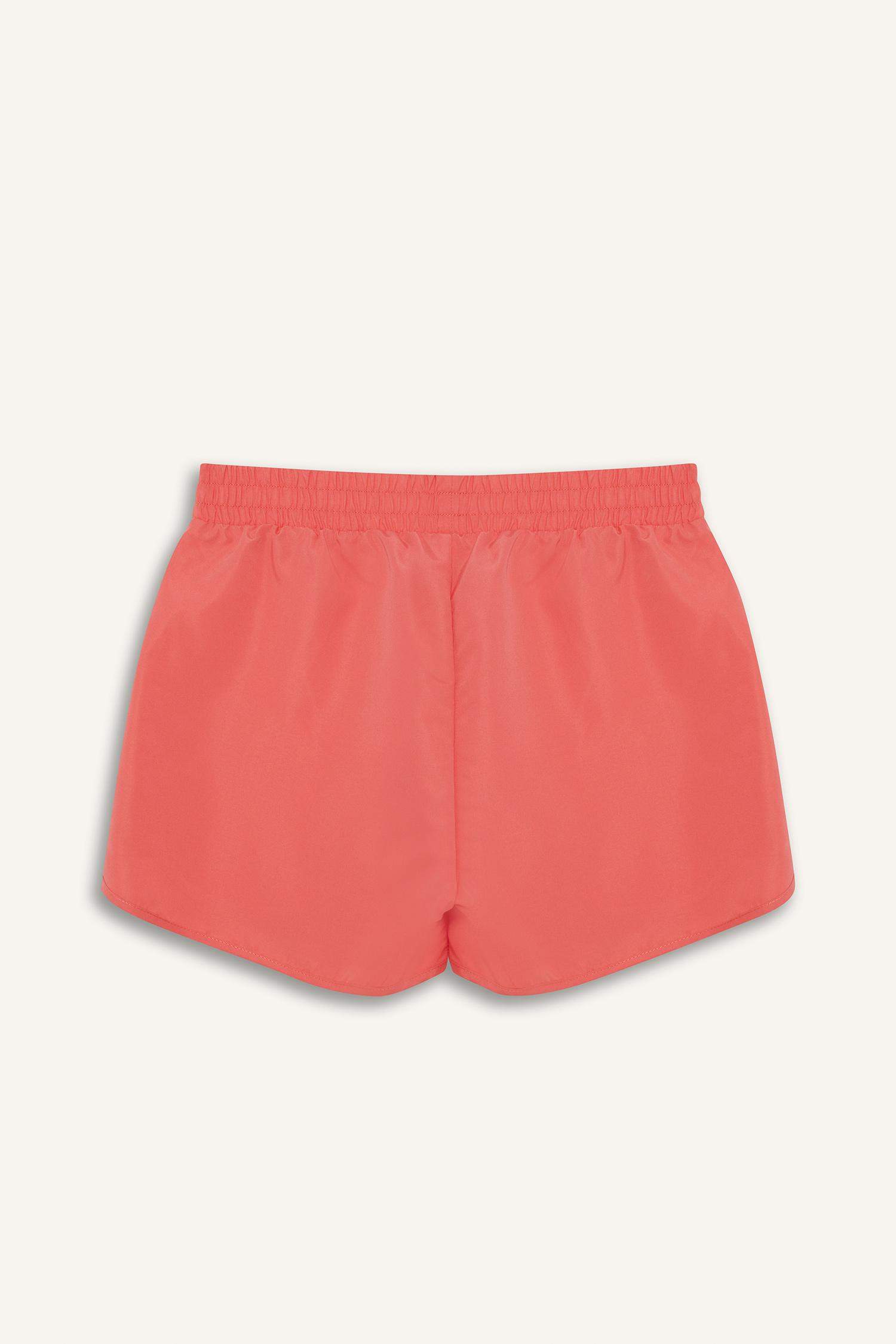 شورت بحر قصة عادية من Fall in Love