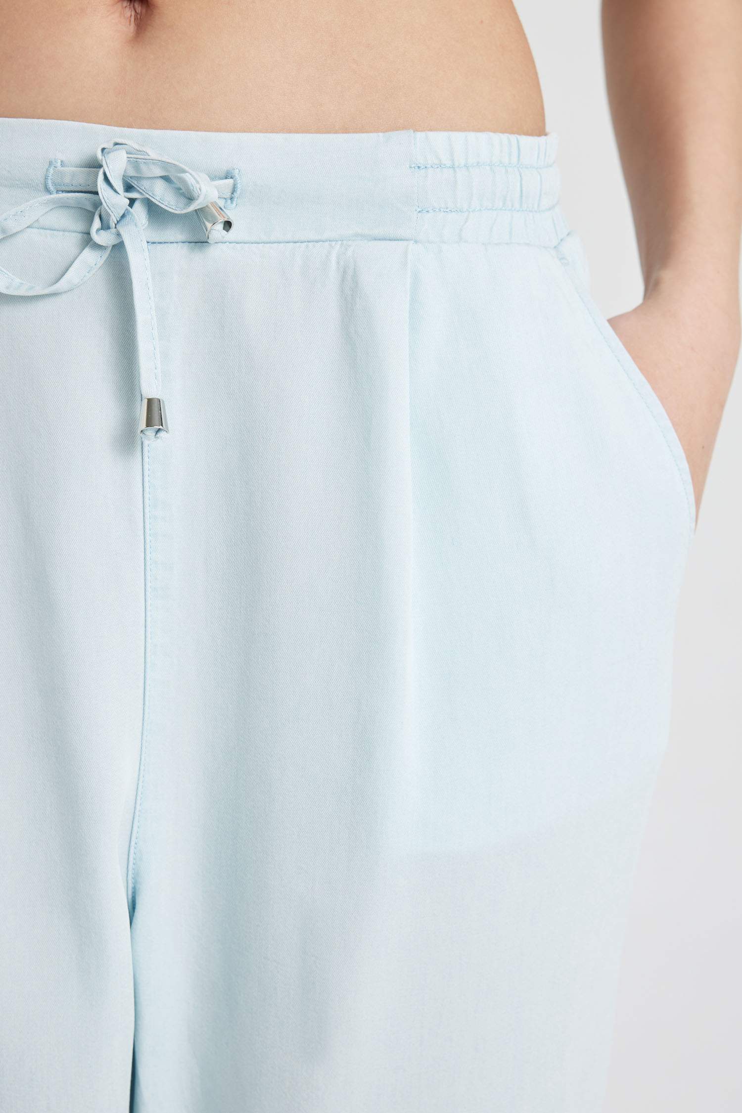 Carrot Fit High Waist Ankle Length Jeans