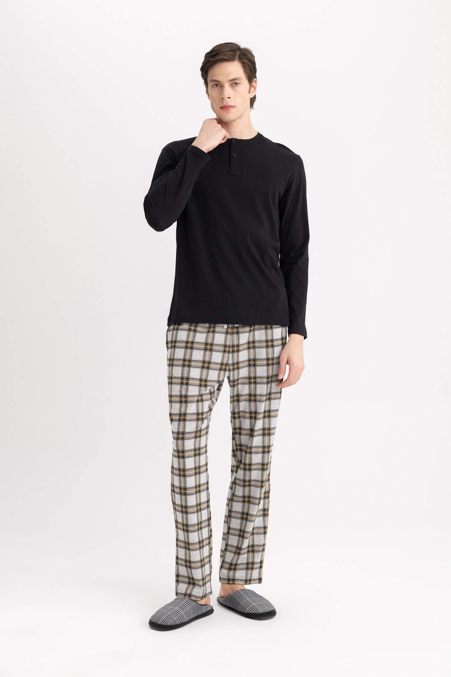 سيت بيجاما قصة عادية كم طويل - قطعتين