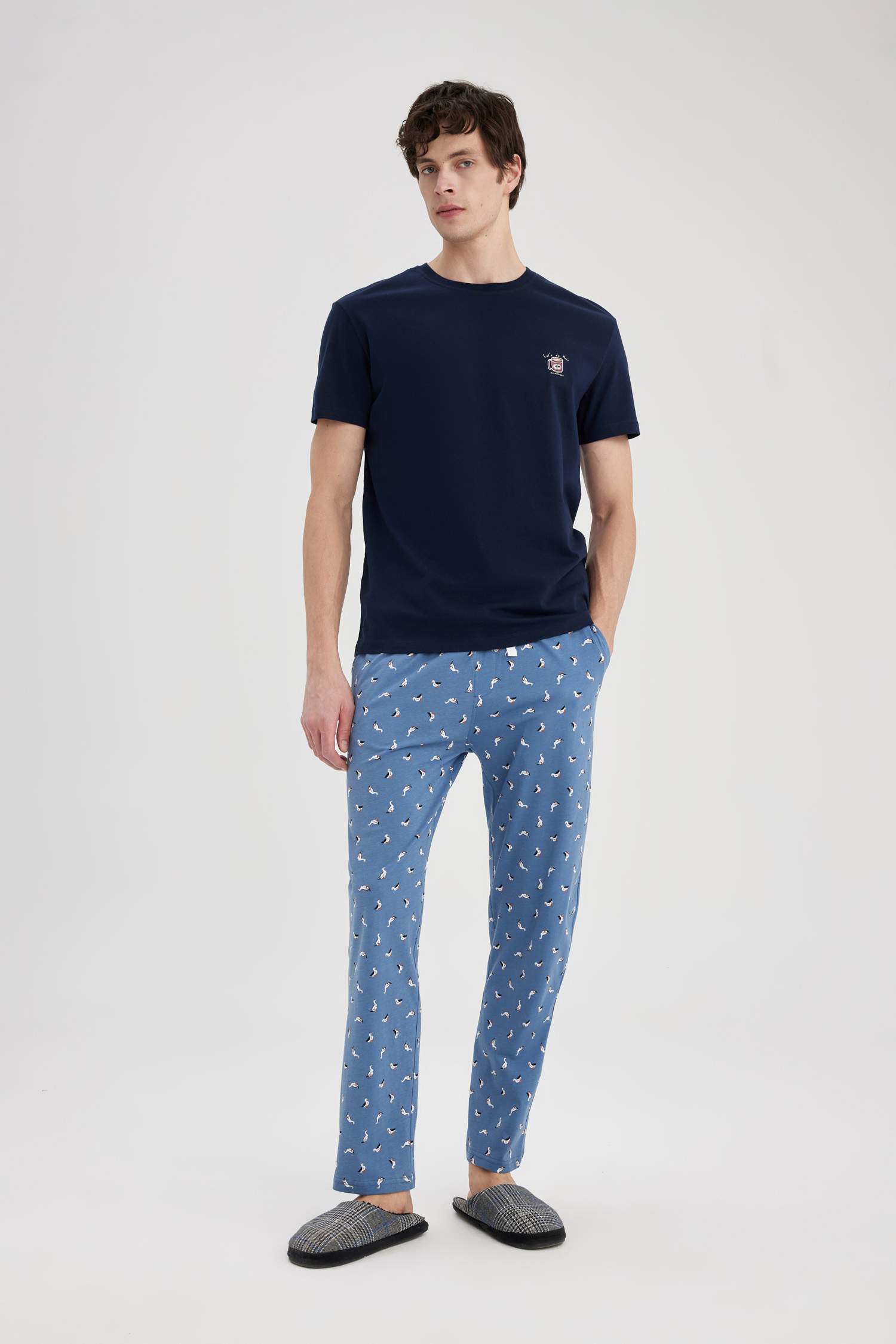 بنطلون بيجاما قصة عادية