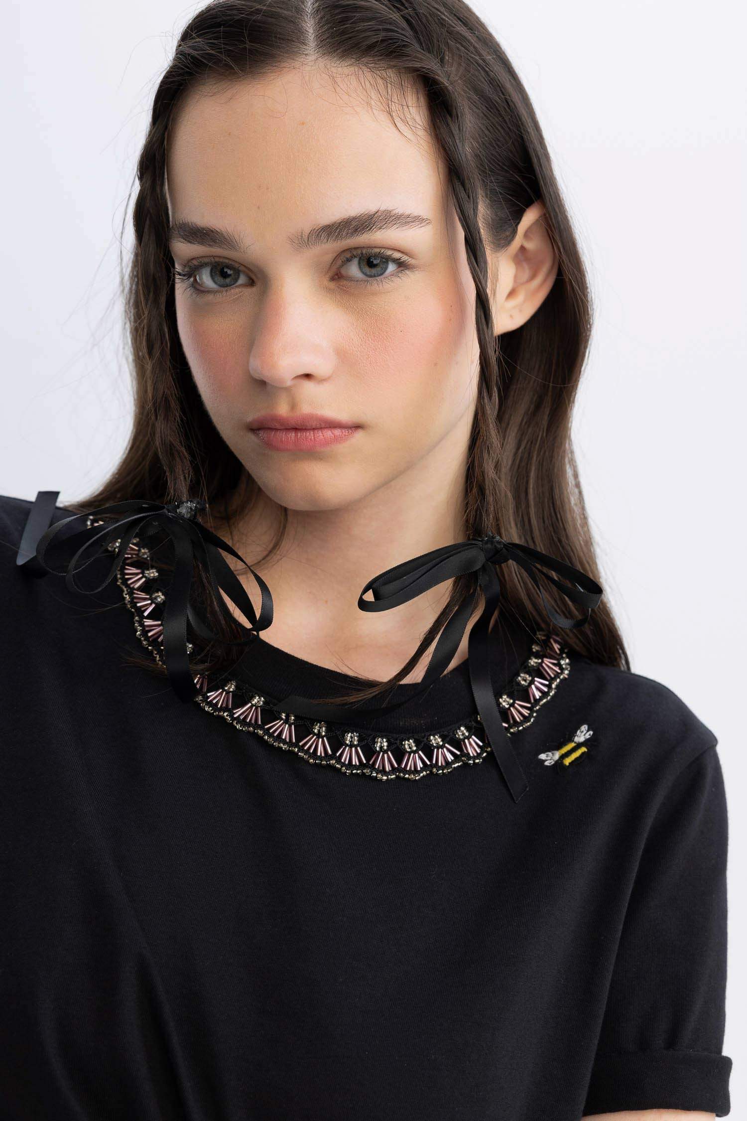 Lug Von Siga x DeFacto Bisiklet Yaka Yaka Baskılı Nakışlı Kısa Kollu Tişört