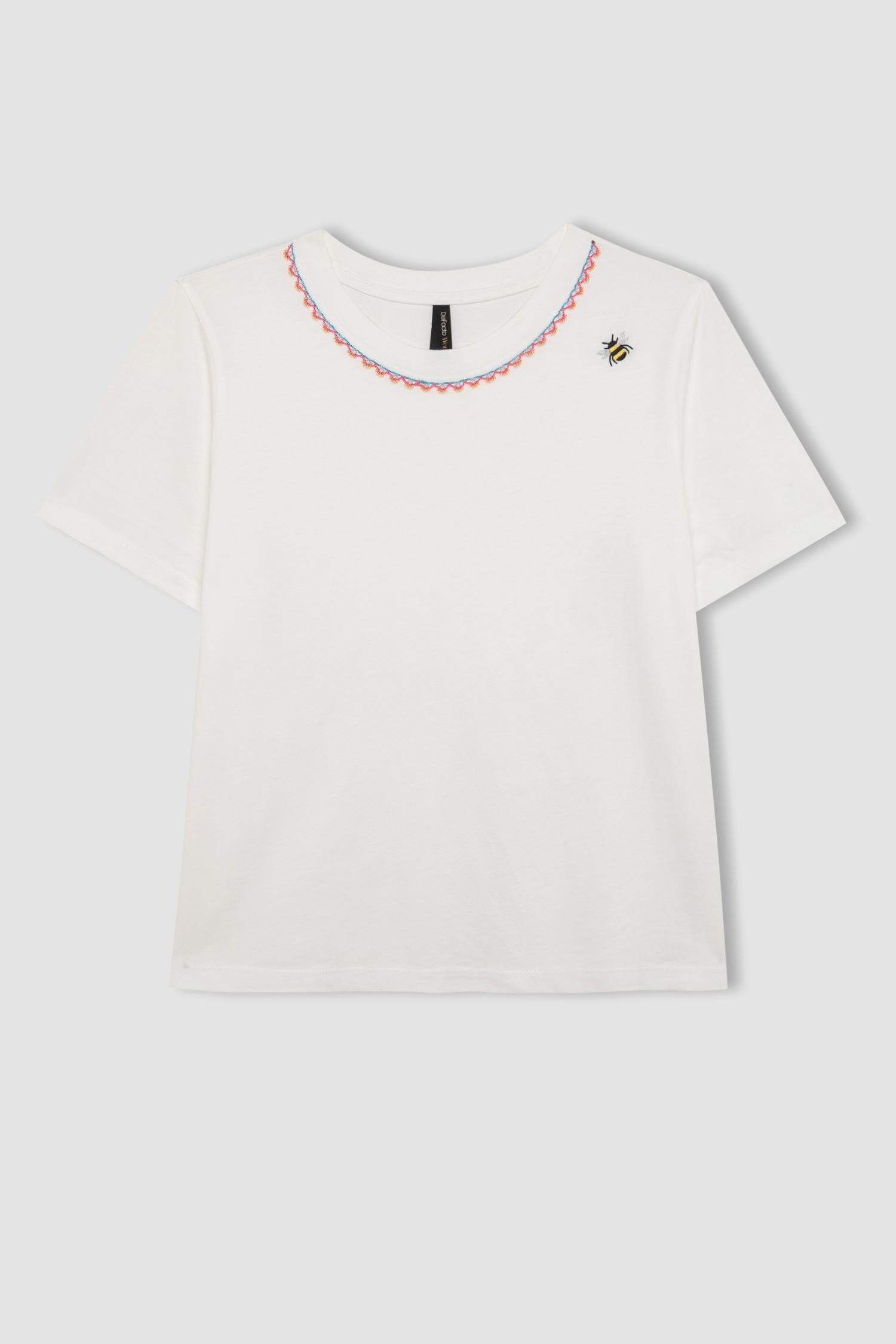 تيشيرت مطرز قصة عادية بياخة مستديرة من Lug Von Siga x DeFacto