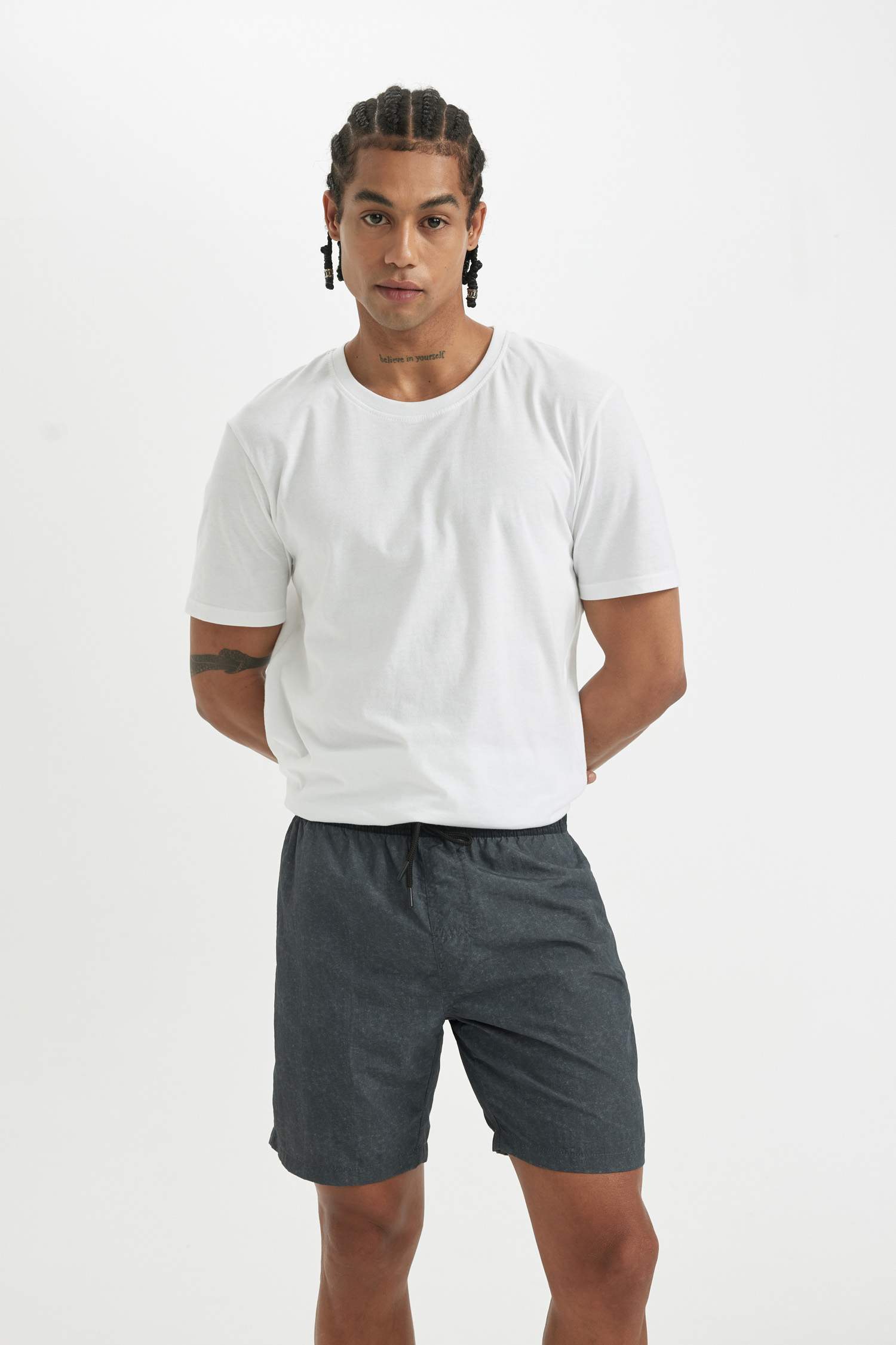 Short de Bain Court coupe régulière à Doublure Filet