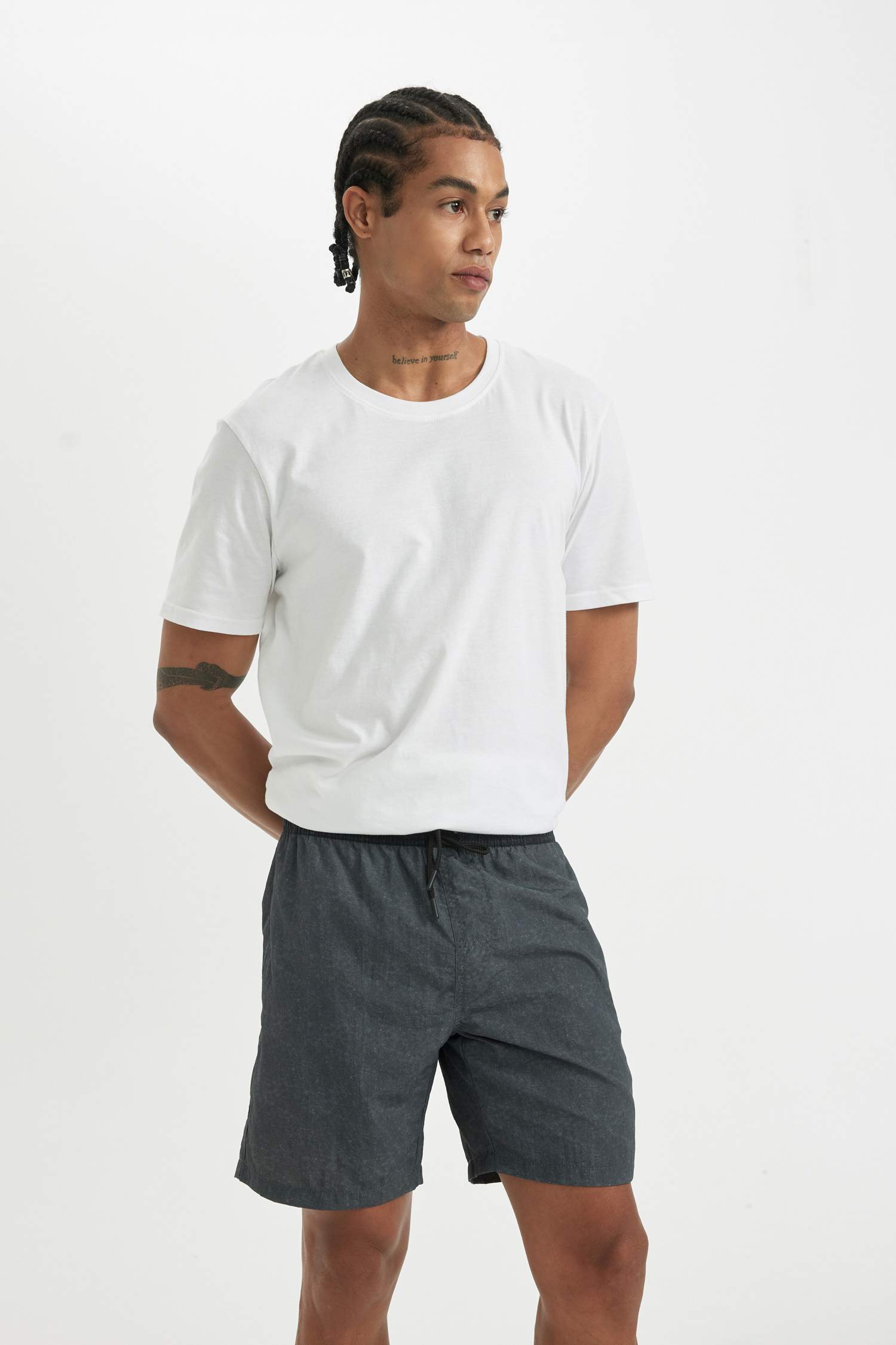 Short de Bain Court coupe régulière à Doublure Filet