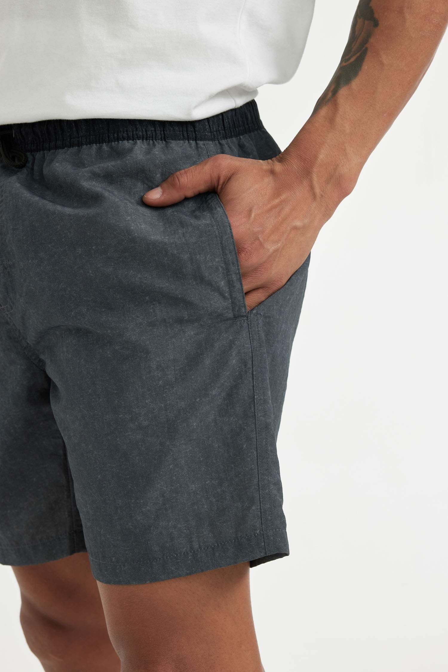 Short de Bain Court coupe régulière à Doublure Filet