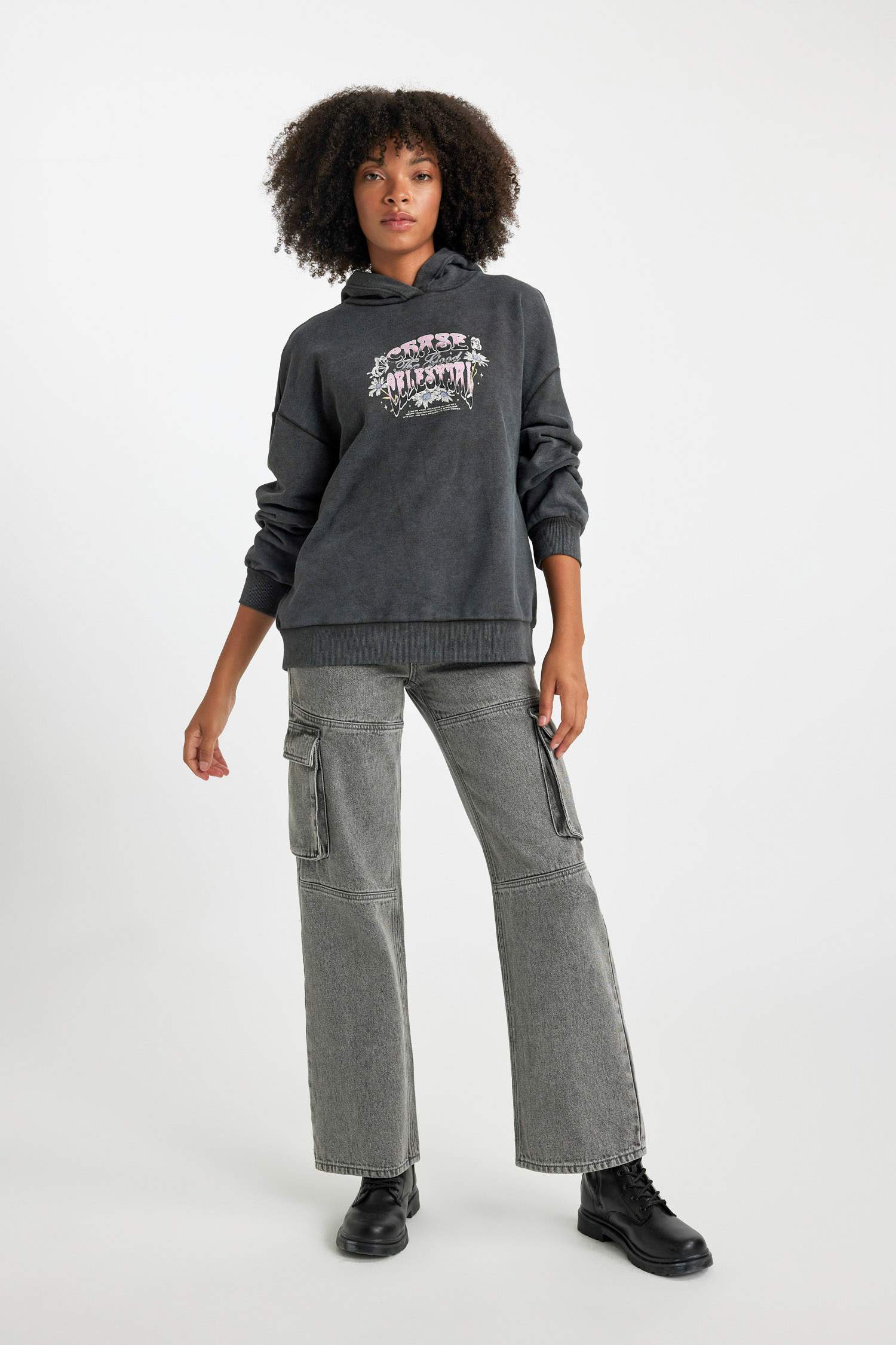 Oversize Geniş Kalıp Sırt Baskılı Kapüşonlu Soluk Yıkama Efektli Kalın Sweatshirt