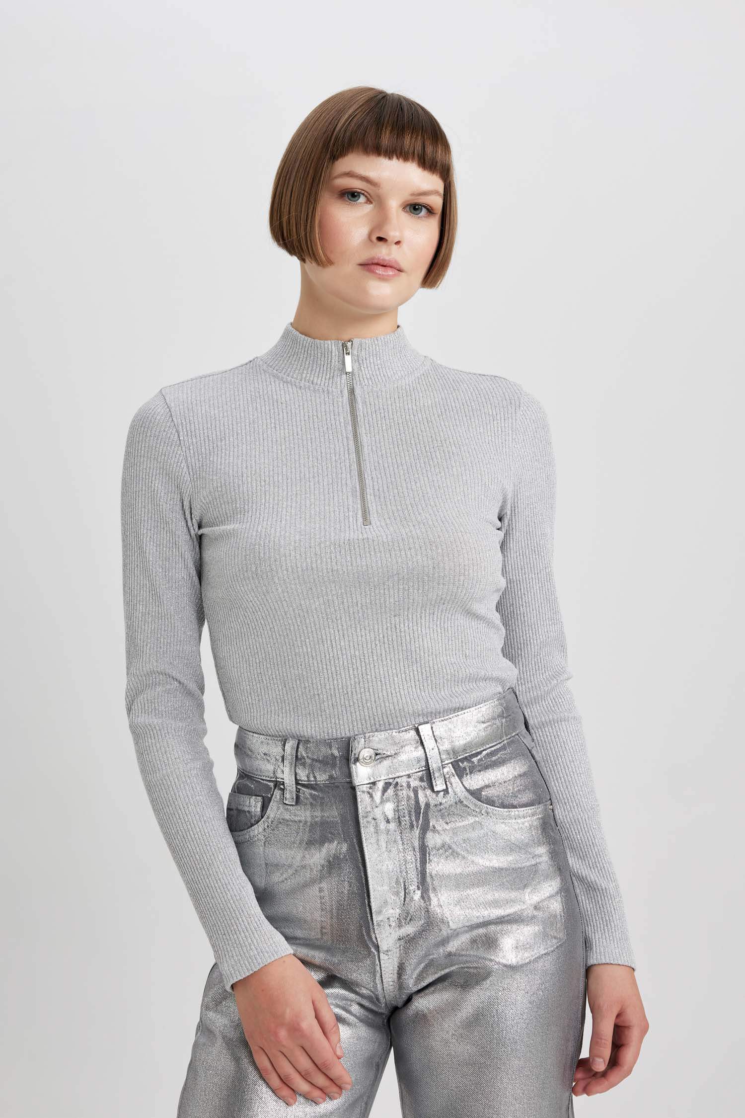 ұзартылған жаға лурексли Ұзын жеңді футболка