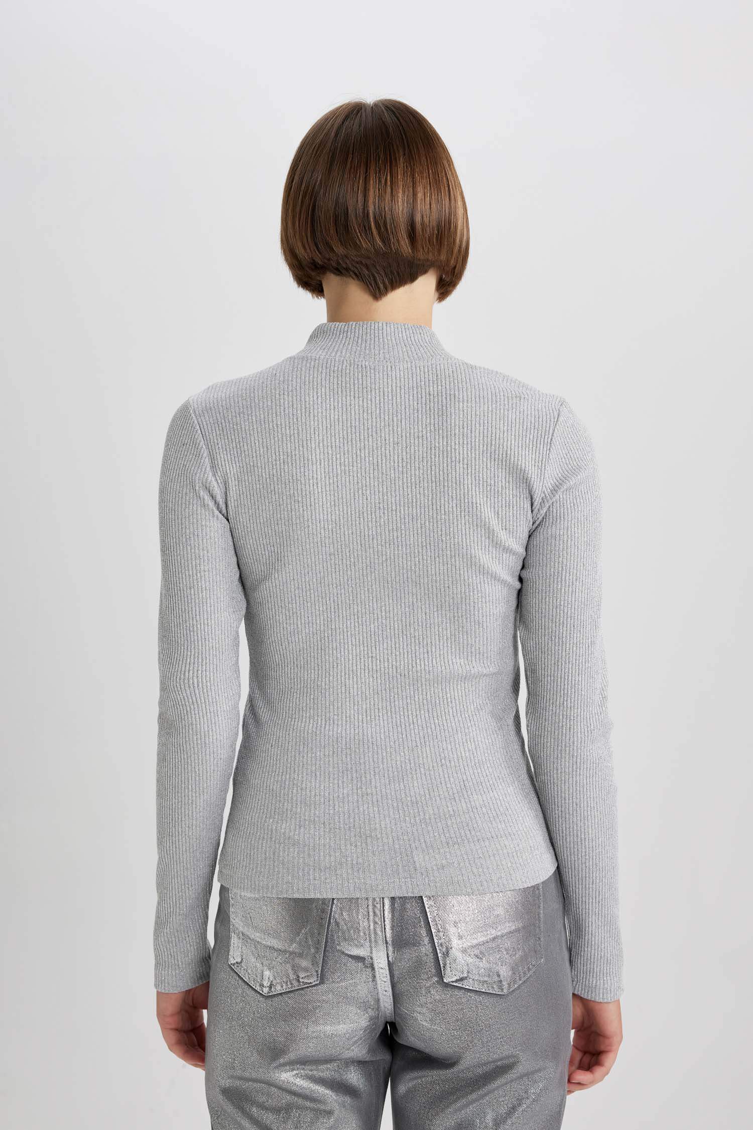 ұзартылған жаға лурексли Ұзын жеңді футболка