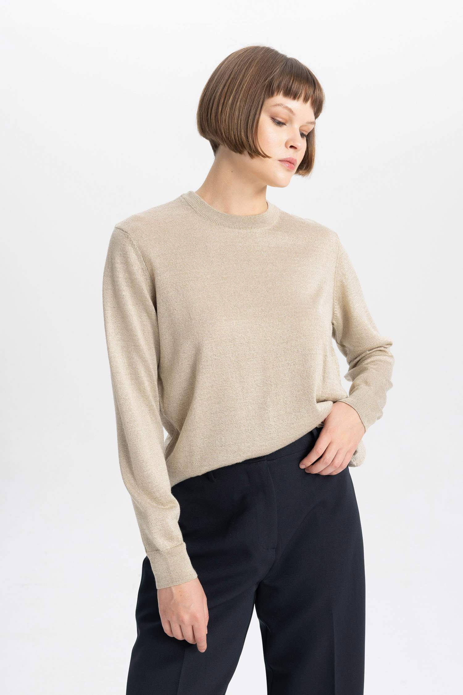 بلوفر تريكو قصة عادية قماش لامع