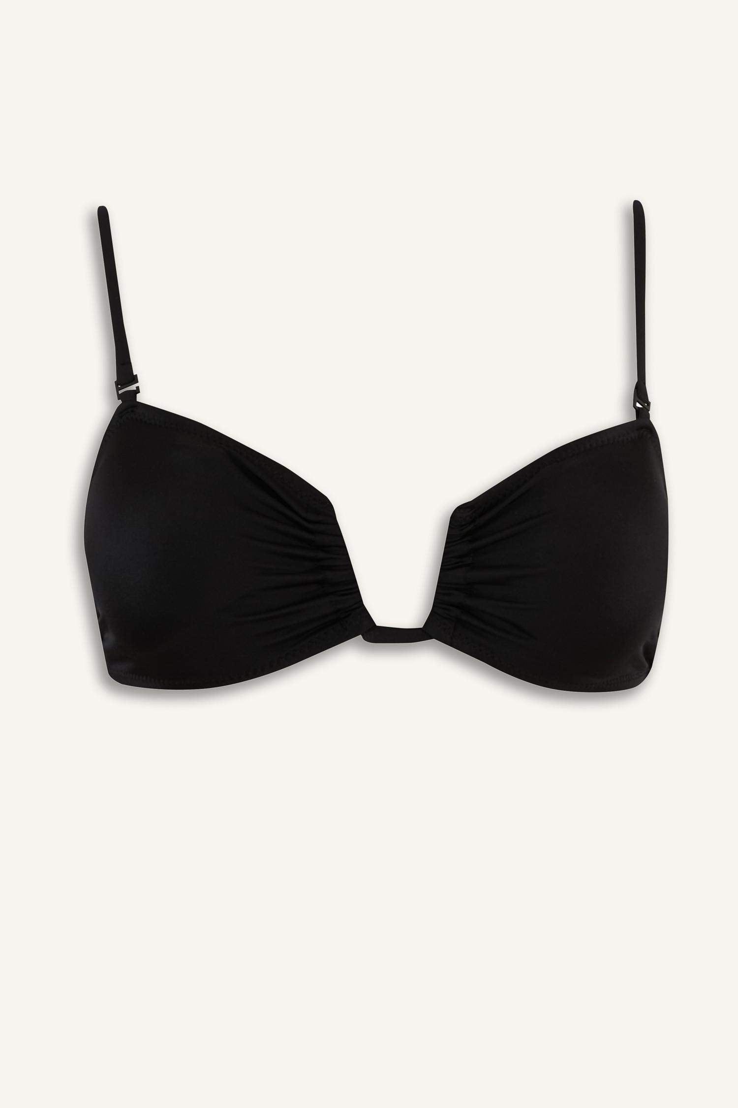 بكيني توب قصة عادية من Fall In Love