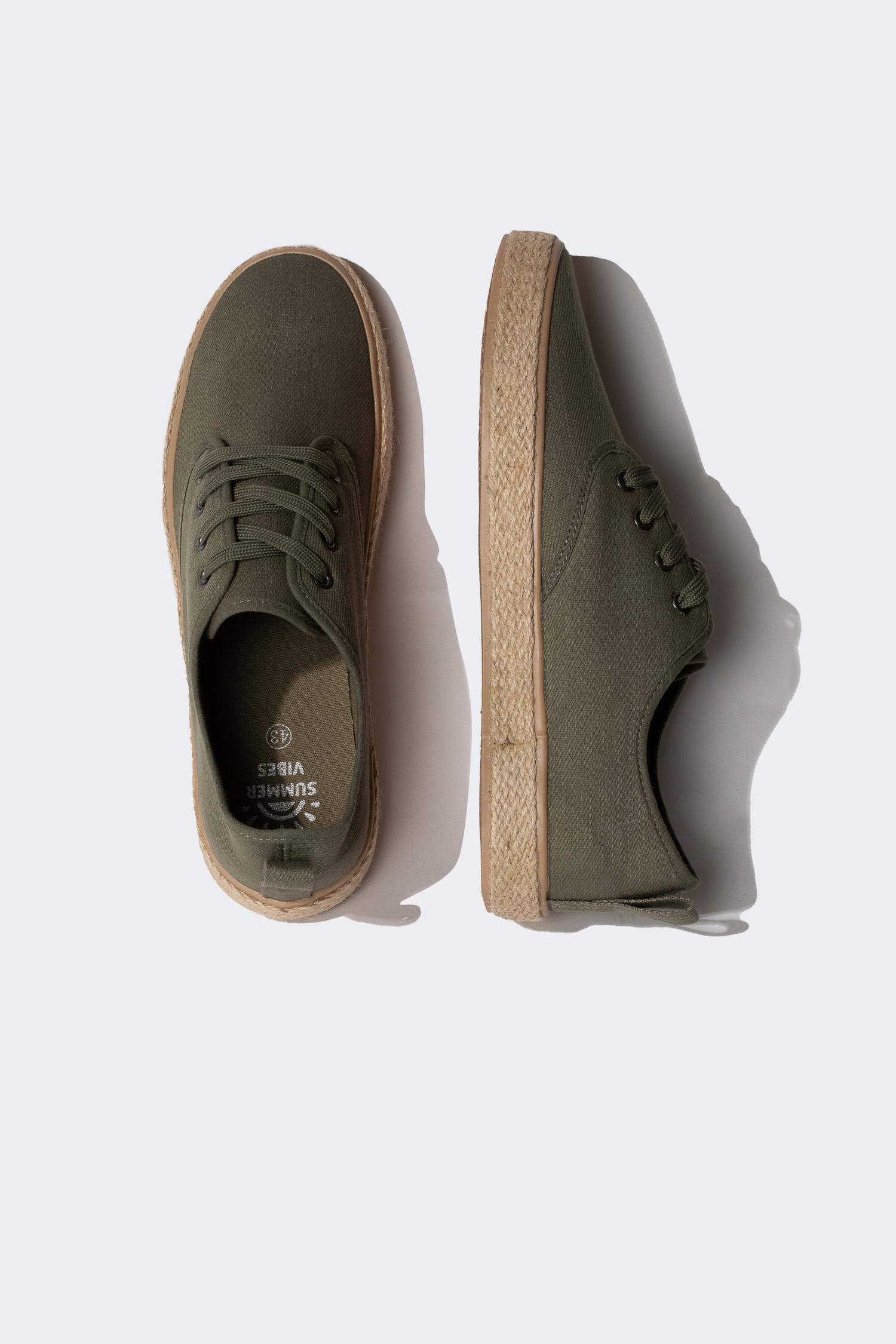 Обувь на плоской подошве для мужчин