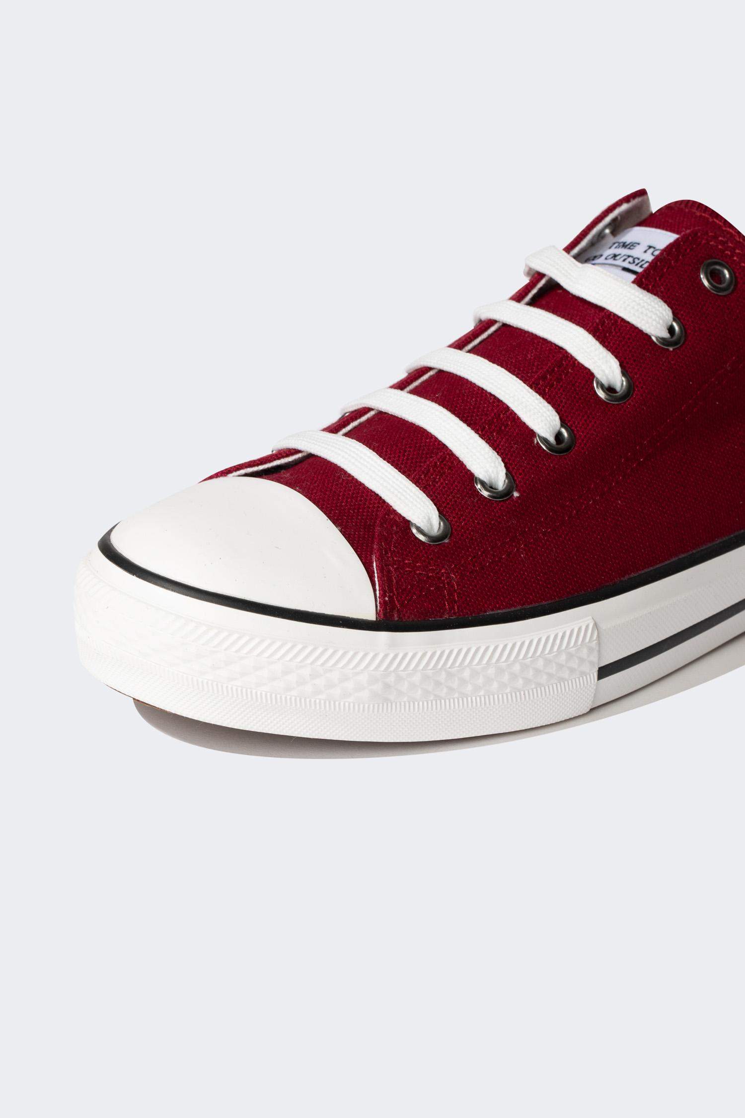 Обувь на плоской подошве для мужчин