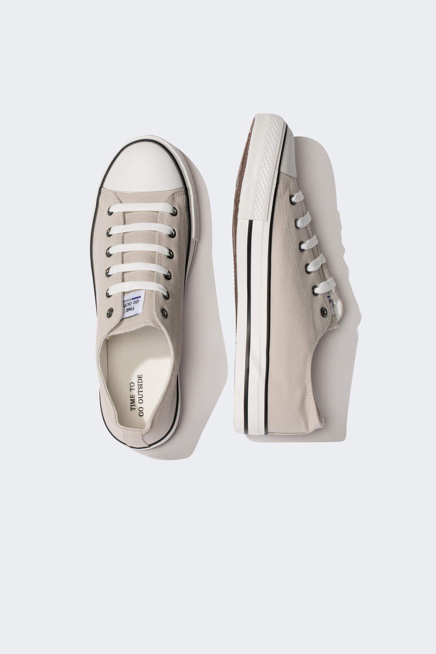 Обувь на плоской подошве для мужчин