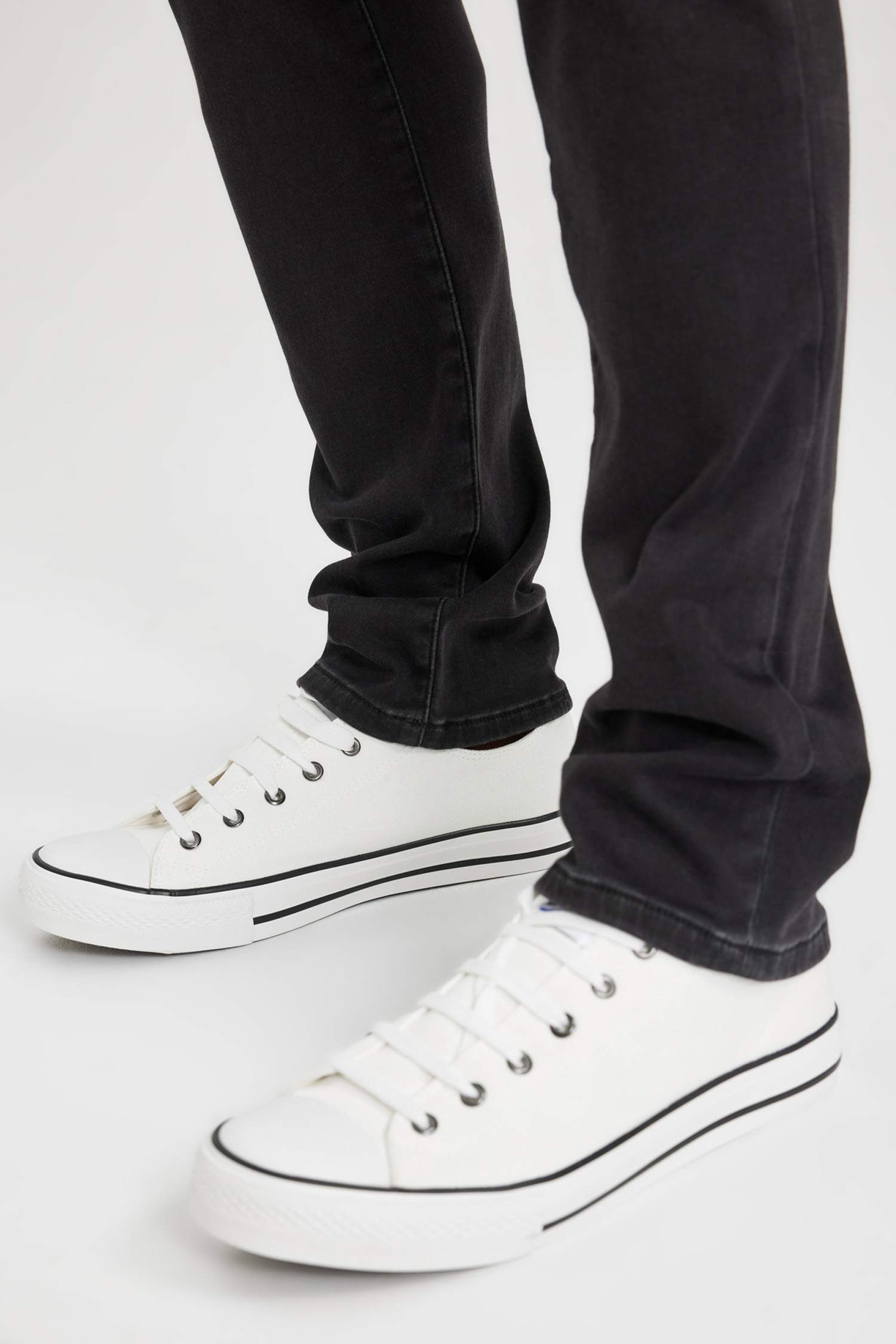 Обувь на плоской подошве для мужчин