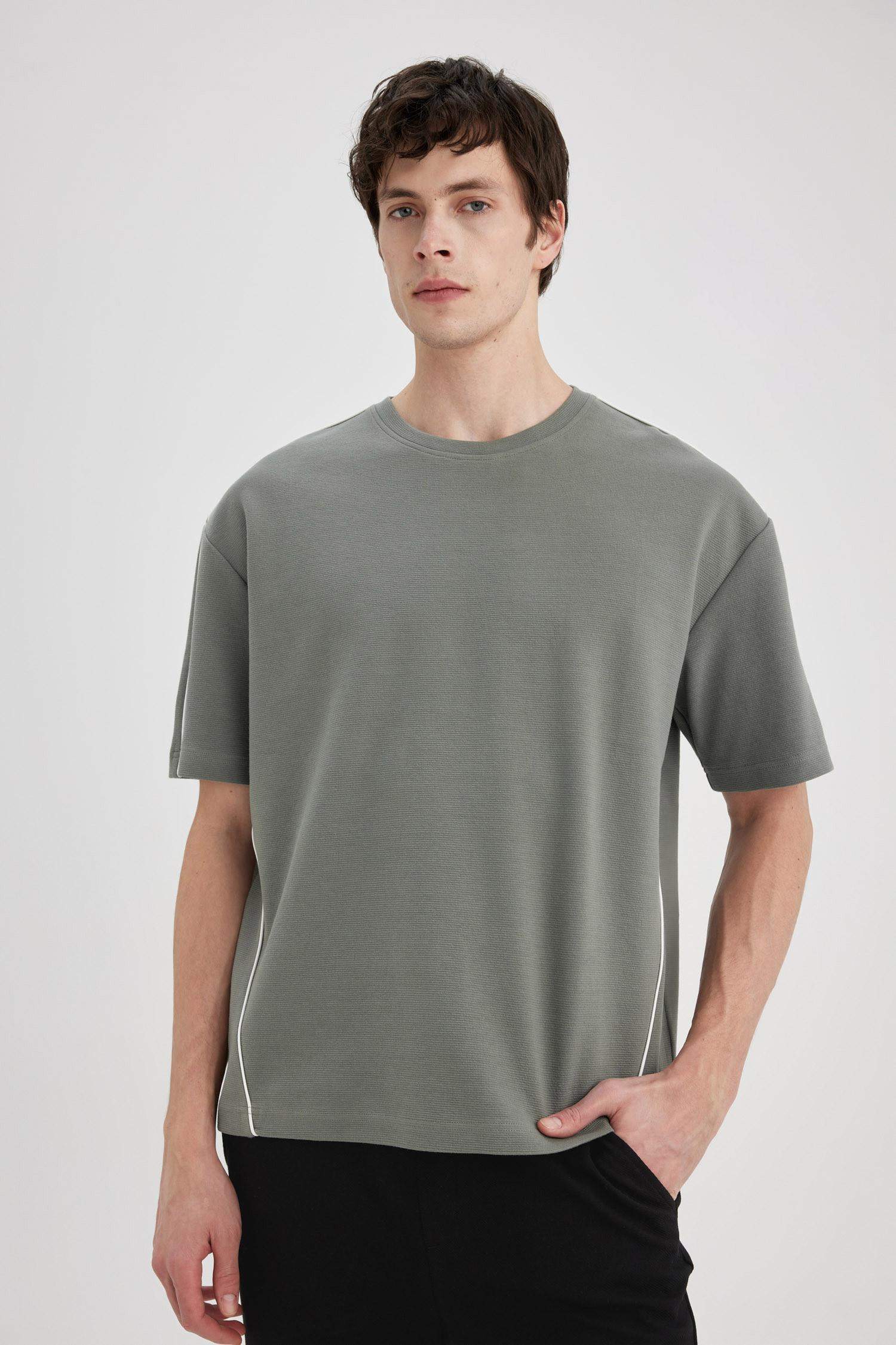 Oversize Fit Crew Neck Textured T-Shirt