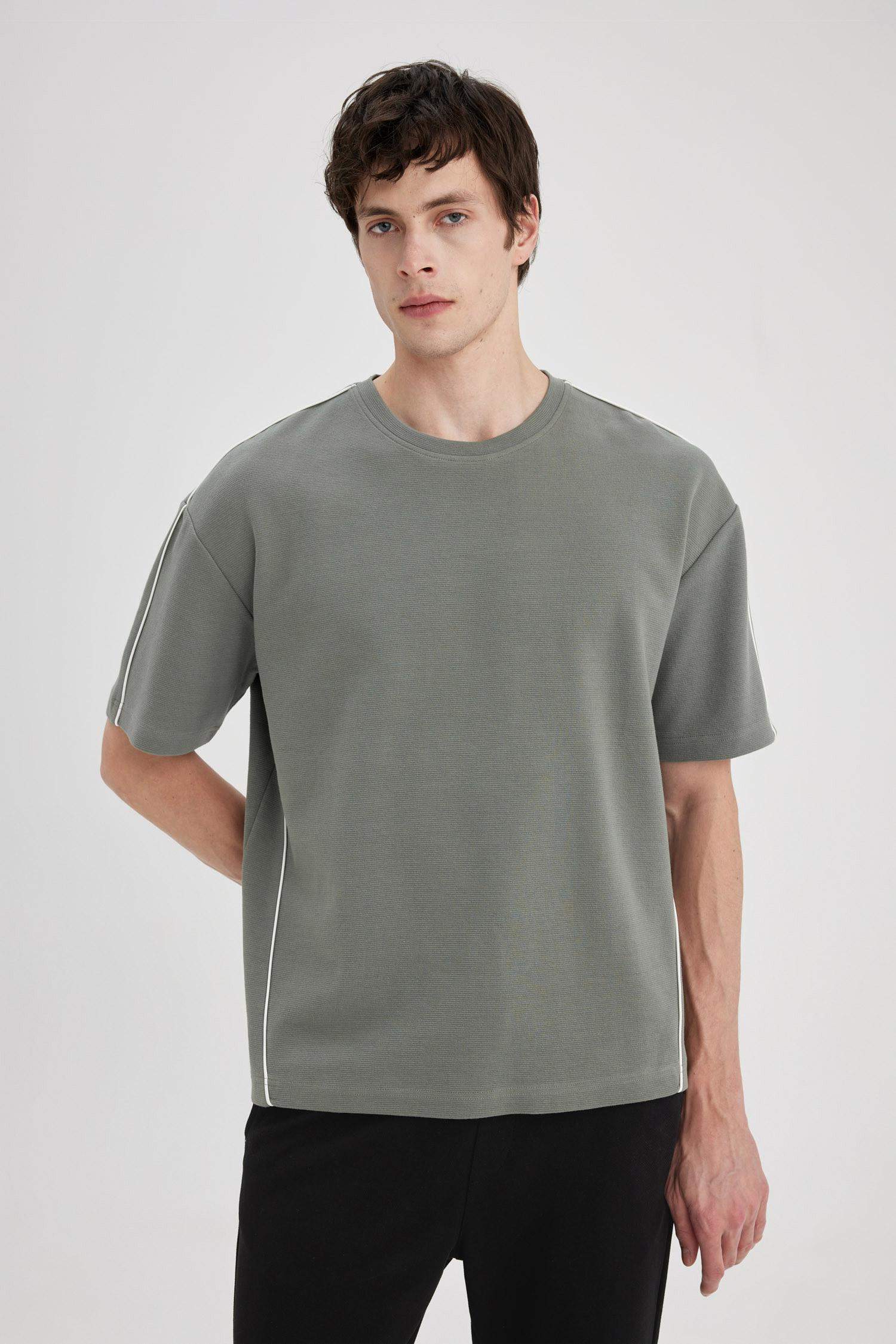 Oversize Fit Crew Neck Textured T-Shirt