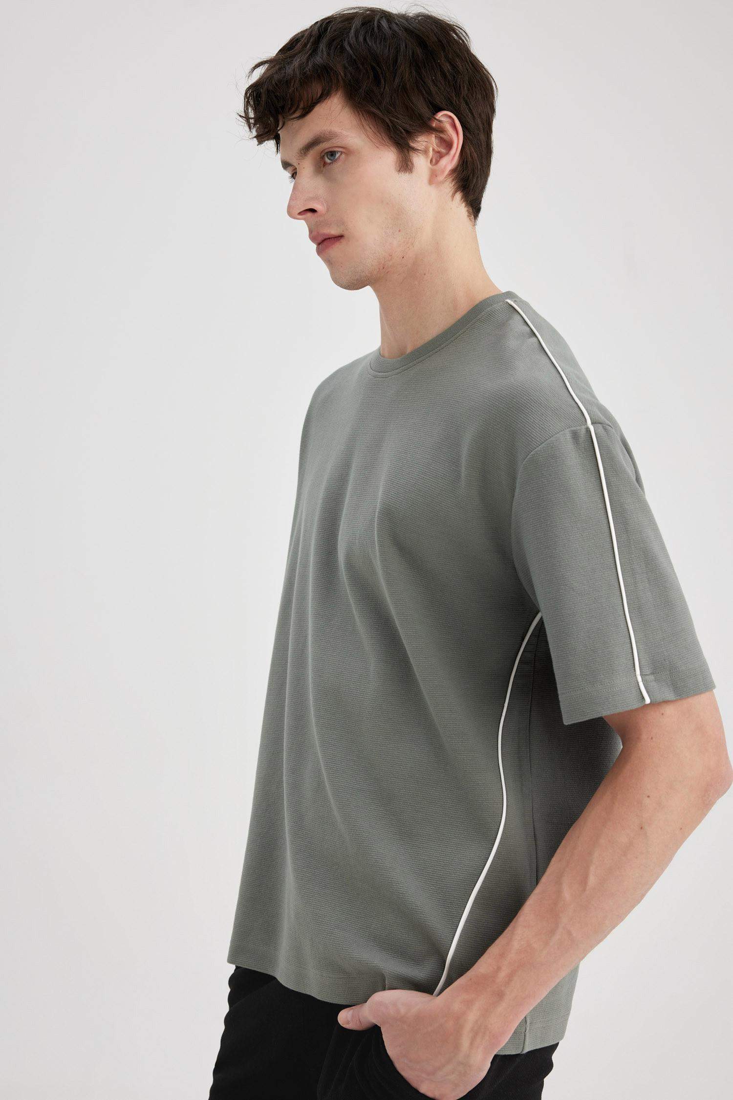 Oversize Fit Crew Neck Textured T-Shirt