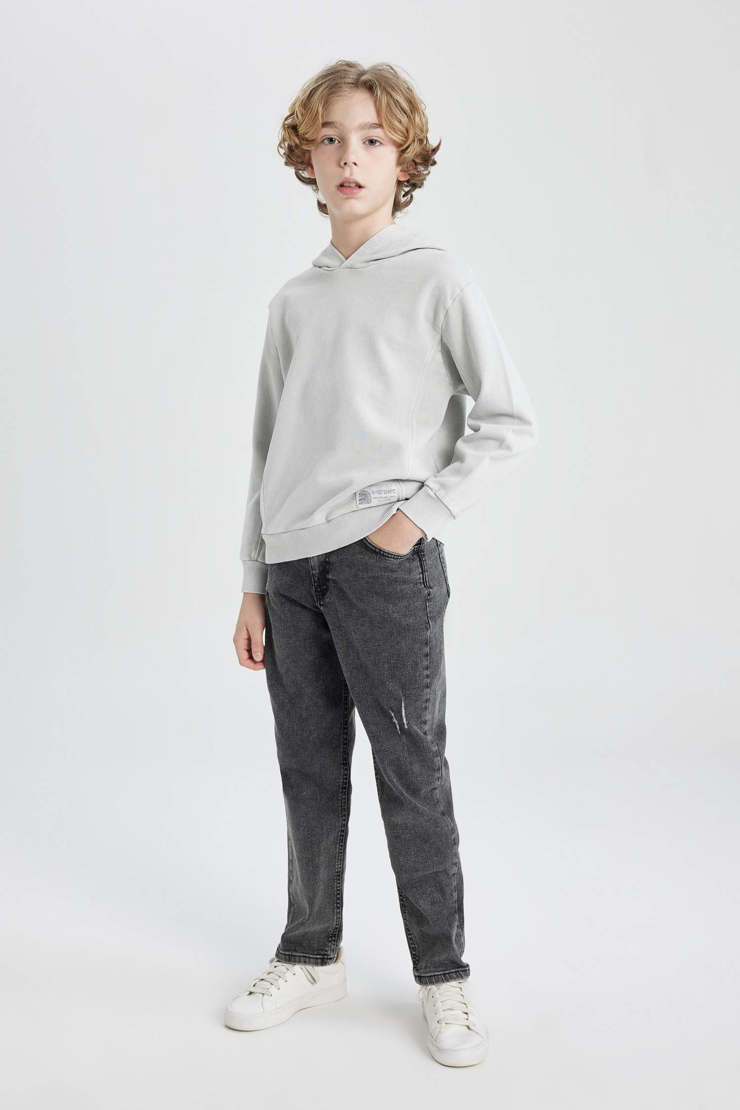 سويت شيرت ولادي بجيب