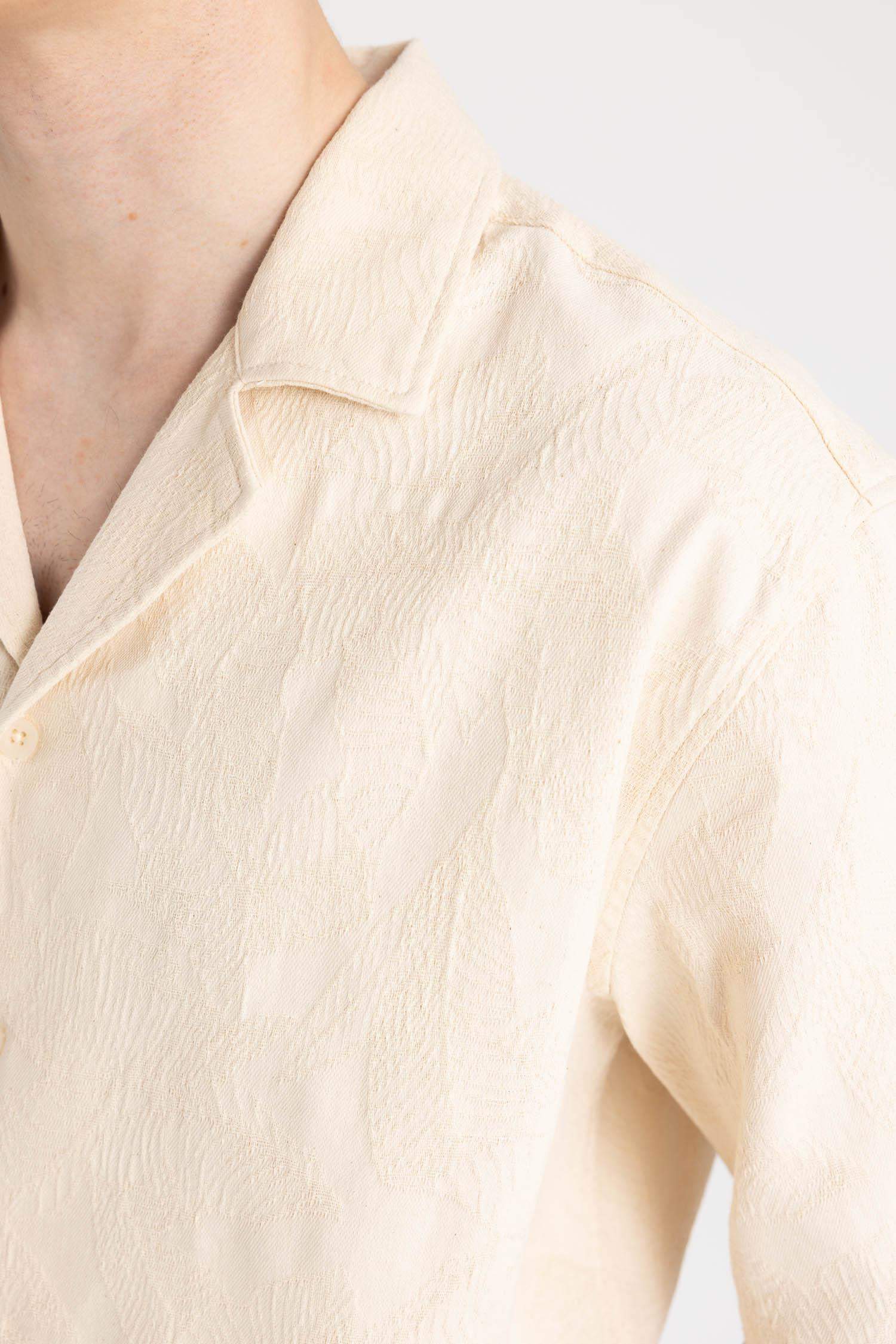 قميص قطن قصة مريحة وياقة عالية