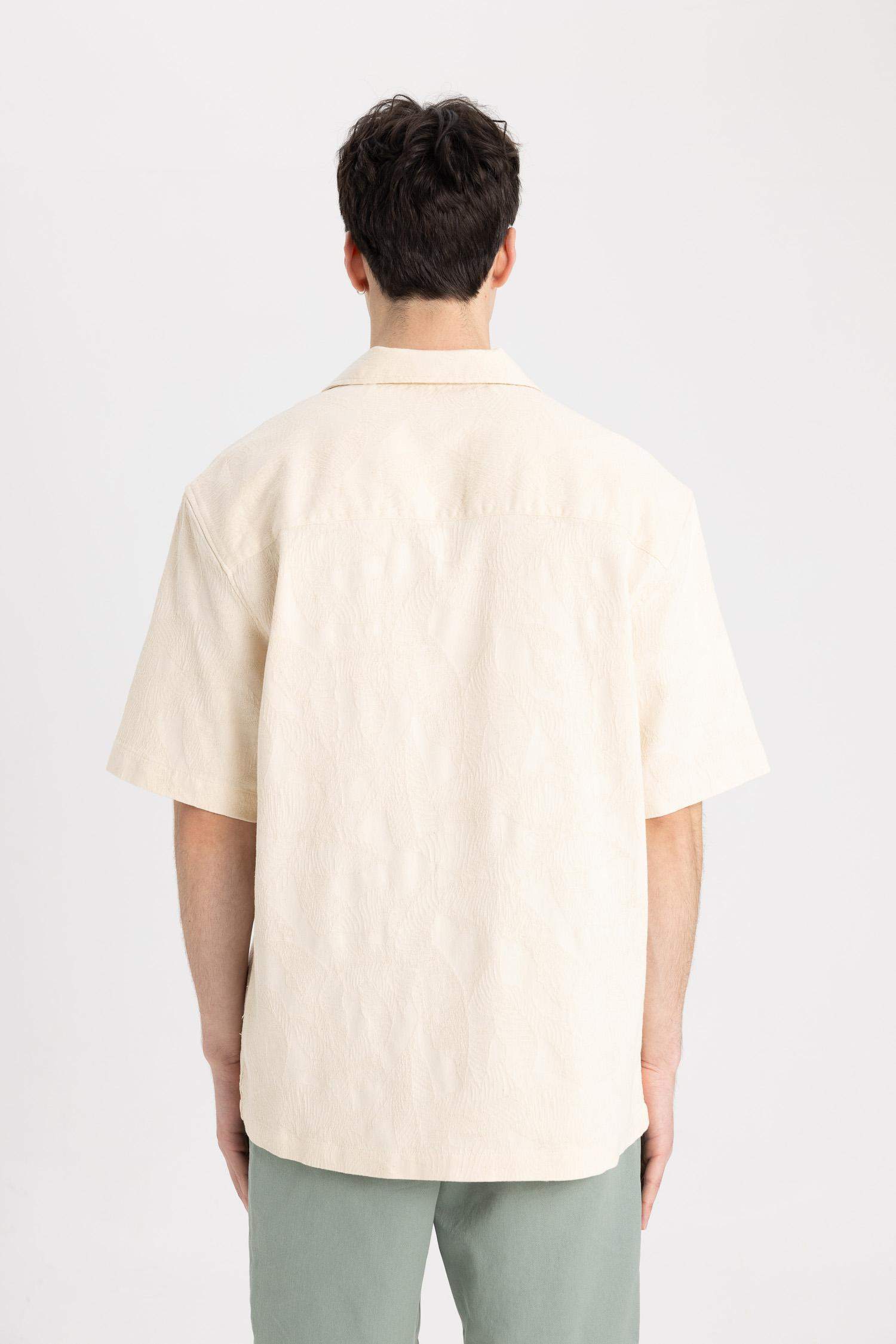 قميص قطن قصة مريحة وياقة عالية