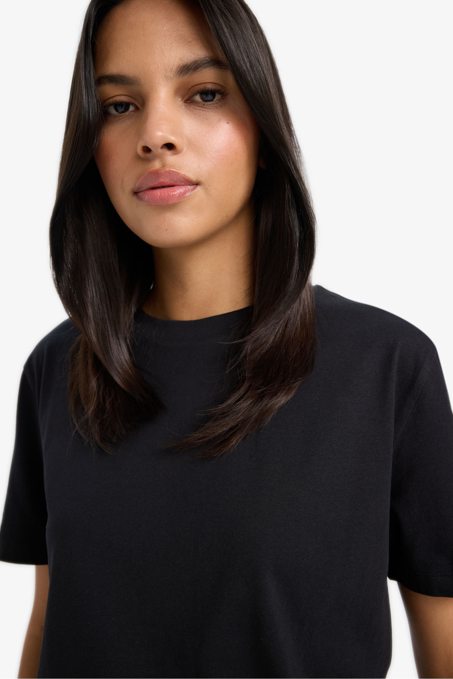 تيشيرت سادة بيزك قصة عادية بياخة مستديرة