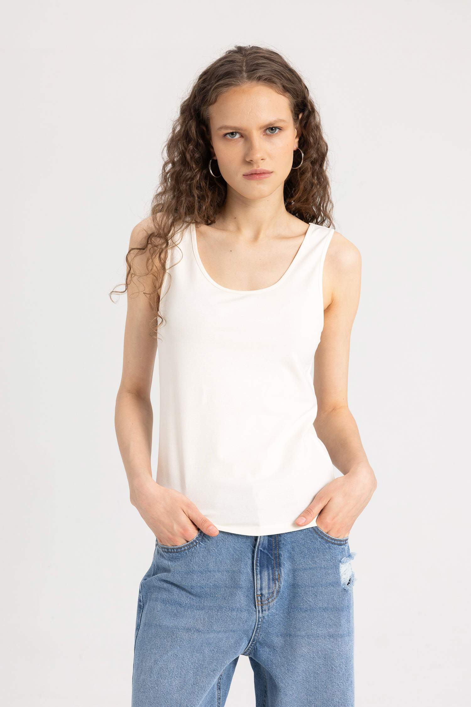 Әйелдерге слим пішімі с мойын Ішкөйлек