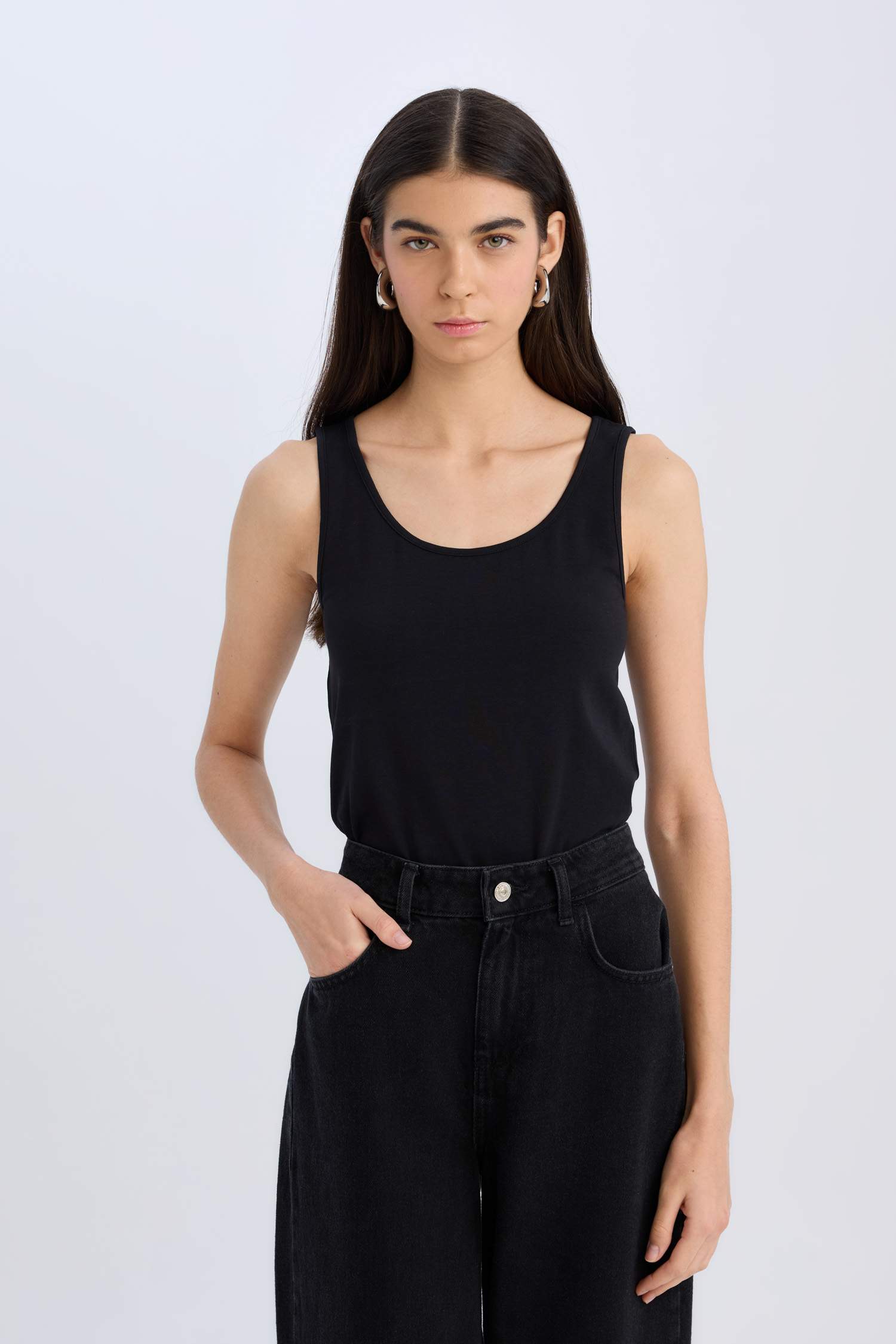 Slim Fit Dar Kesim Basic Düz Yuvarlak Yaka Atlet