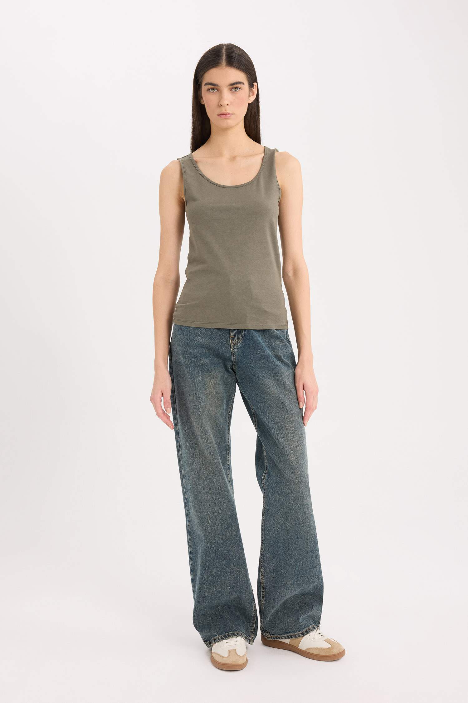 Әйелдерге слим пішімі дөңгелек жаға негізгі Ішкөйлек