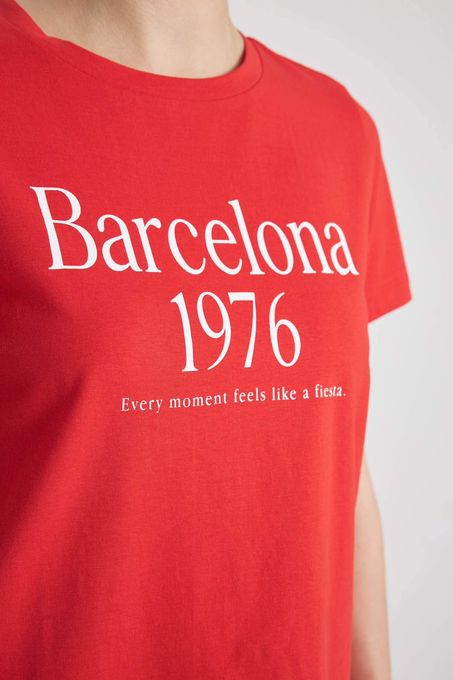 дөңгелек жаға слоган супрема мақтасы Қысқа жеңді футболка